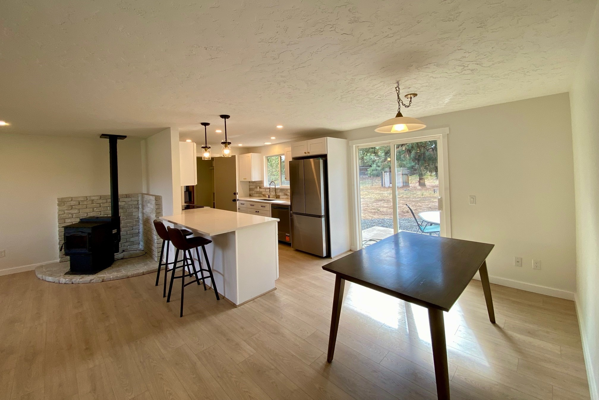 Nice 3BR Home Near St. Charles Hospital, medical clinics, easy access to OSU-Cascades and Central Oregon Community College - Photo 6