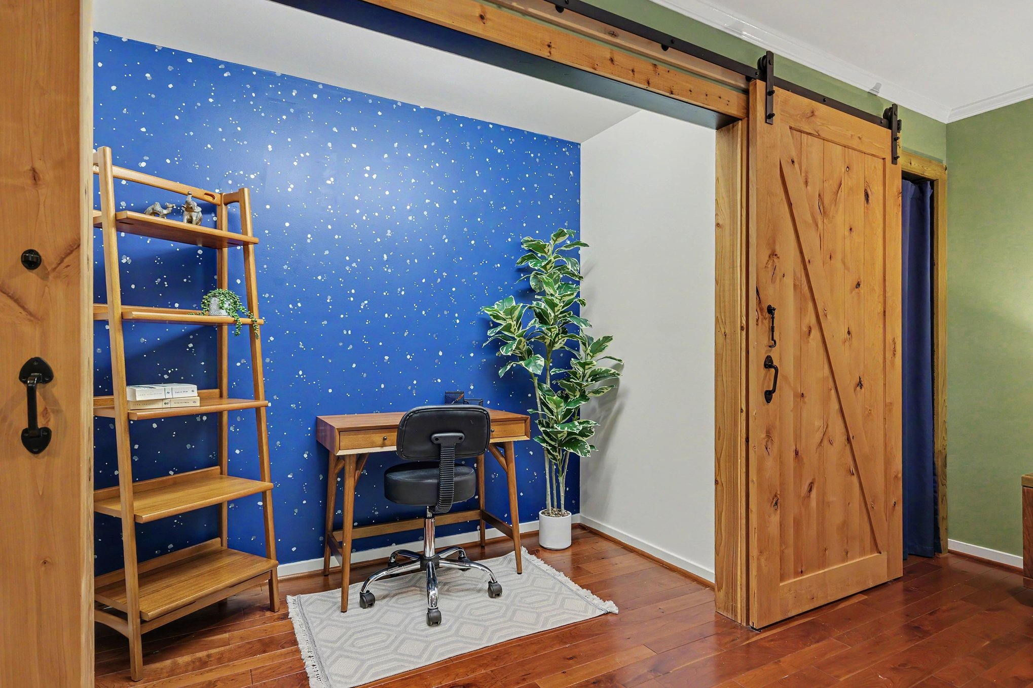 Private Pittsford Suite w/ Kitchen, Bath & Trail Access - Photo 3