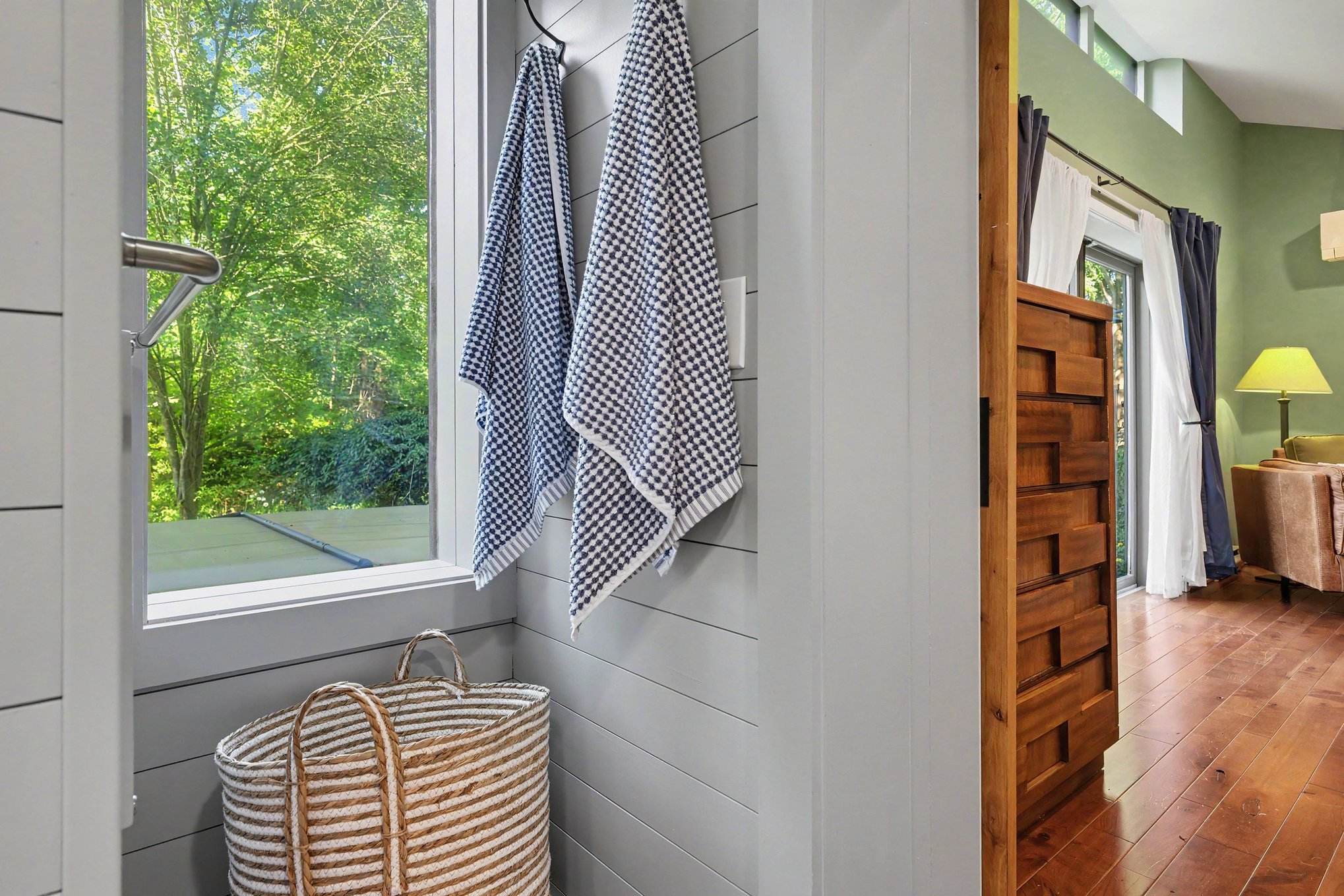 Private Pittsford Suite w/ Kitchen, Bath & Trail Access - Photo 11