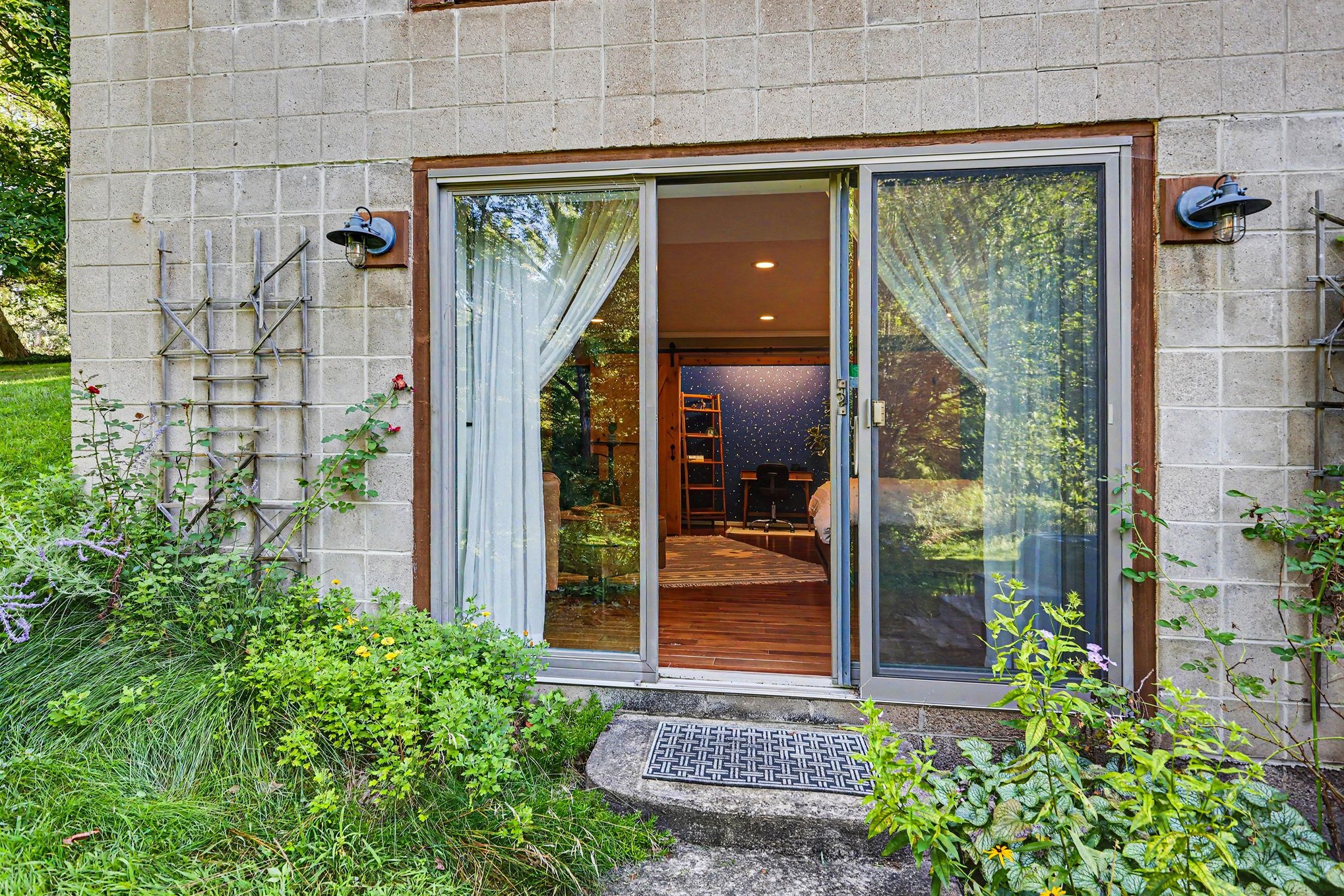 Private Pittsford Suite w/ Kitchen, Bath & Trail Access - Photo 12