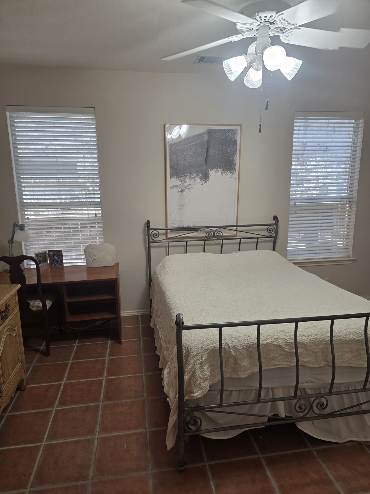 SW Austin furnished room + private bath for a travel nurse - Photo 2