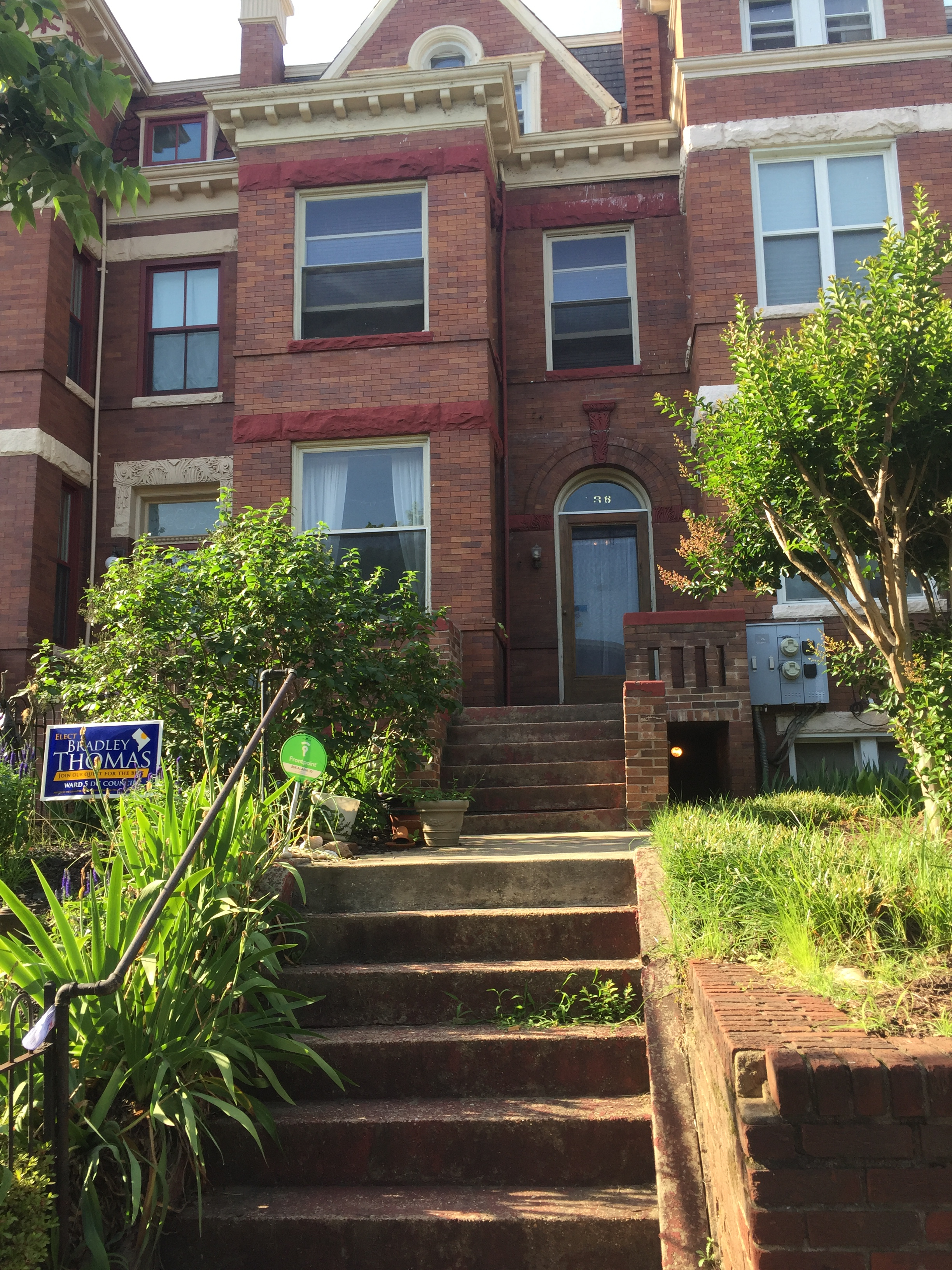 1 BR in Spacious & Charming Rowhouse - Privacy, Maturity, & Clean! - Photo 1