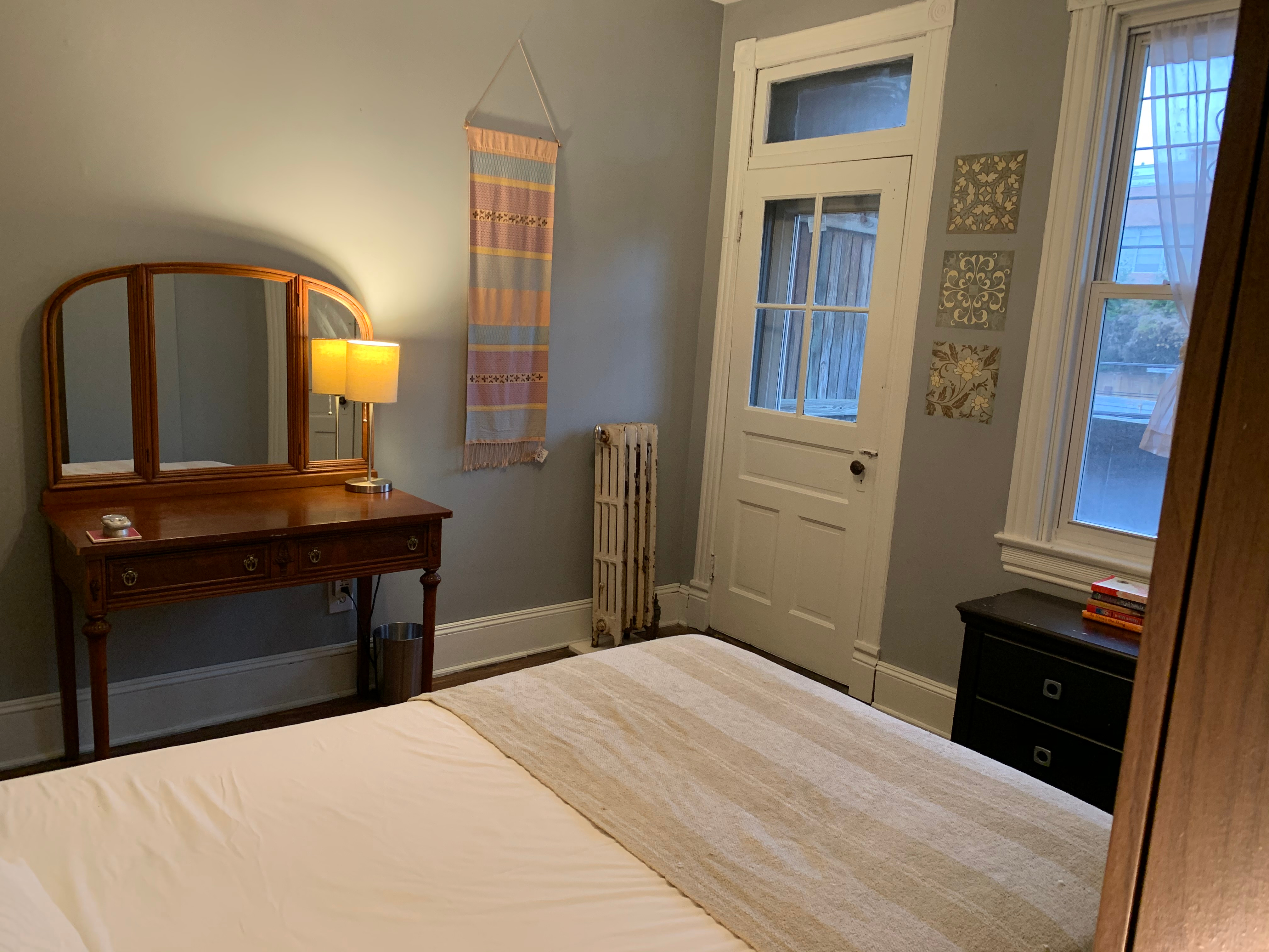 1 BR in Spacious & Charming Rowhouse - Privacy, Maturity, & Clean! - Photo 12