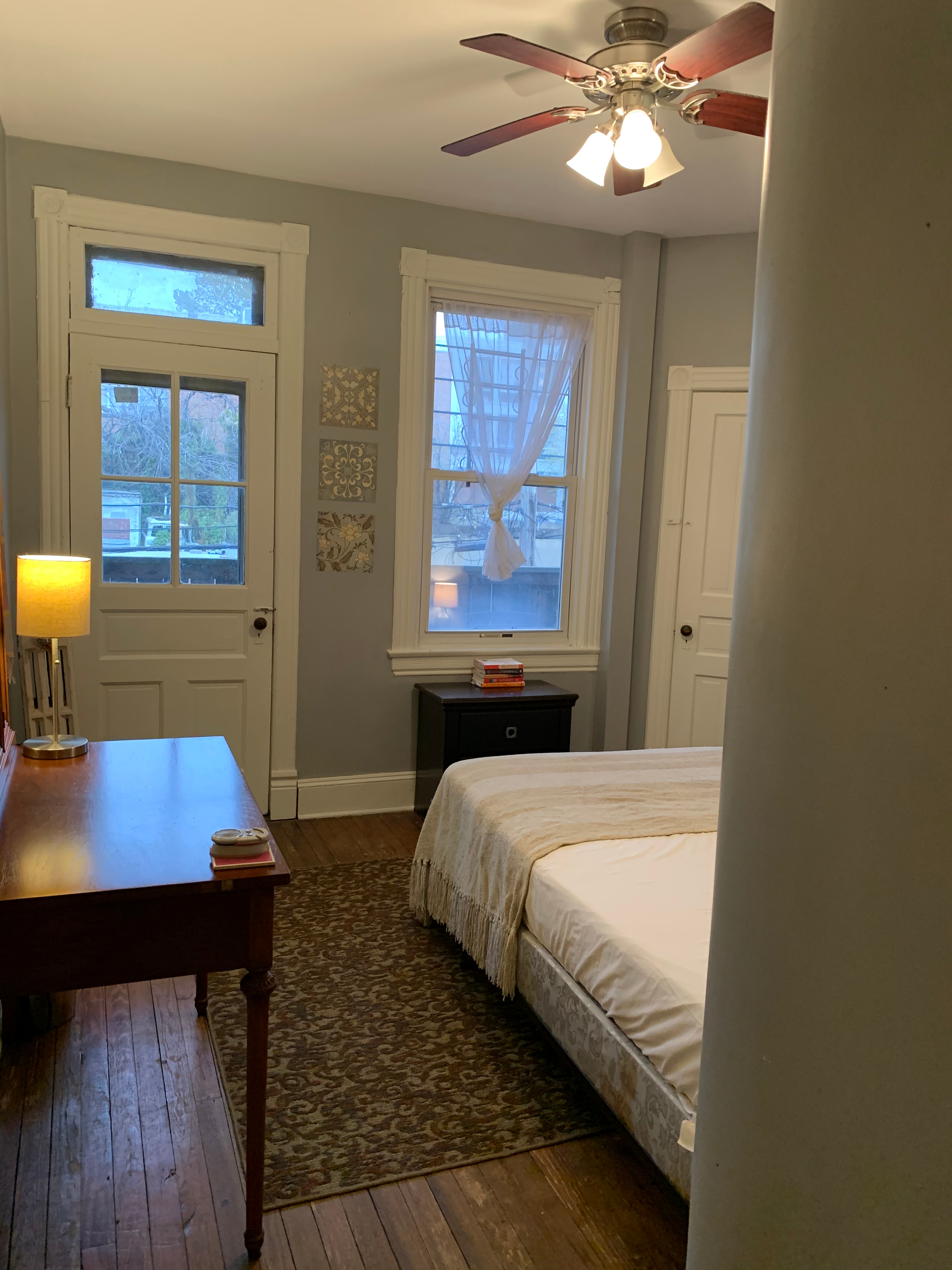 1 BR in Spacious & Charming Rowhouse - Privacy, Maturity, & Clean! - Photo 10