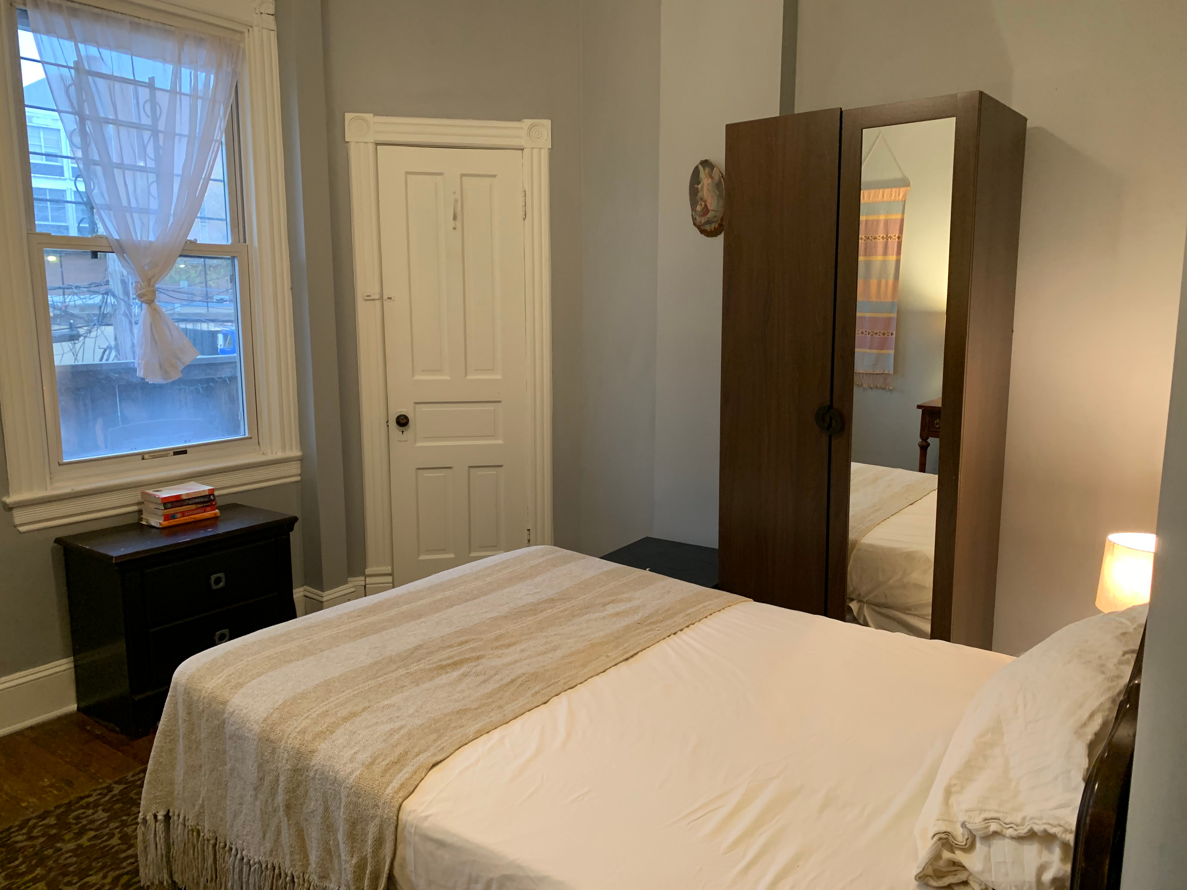 1 BR in Spacious & Charming Rowhouse - Privacy, Maturity, & Clean! - Photo 11
