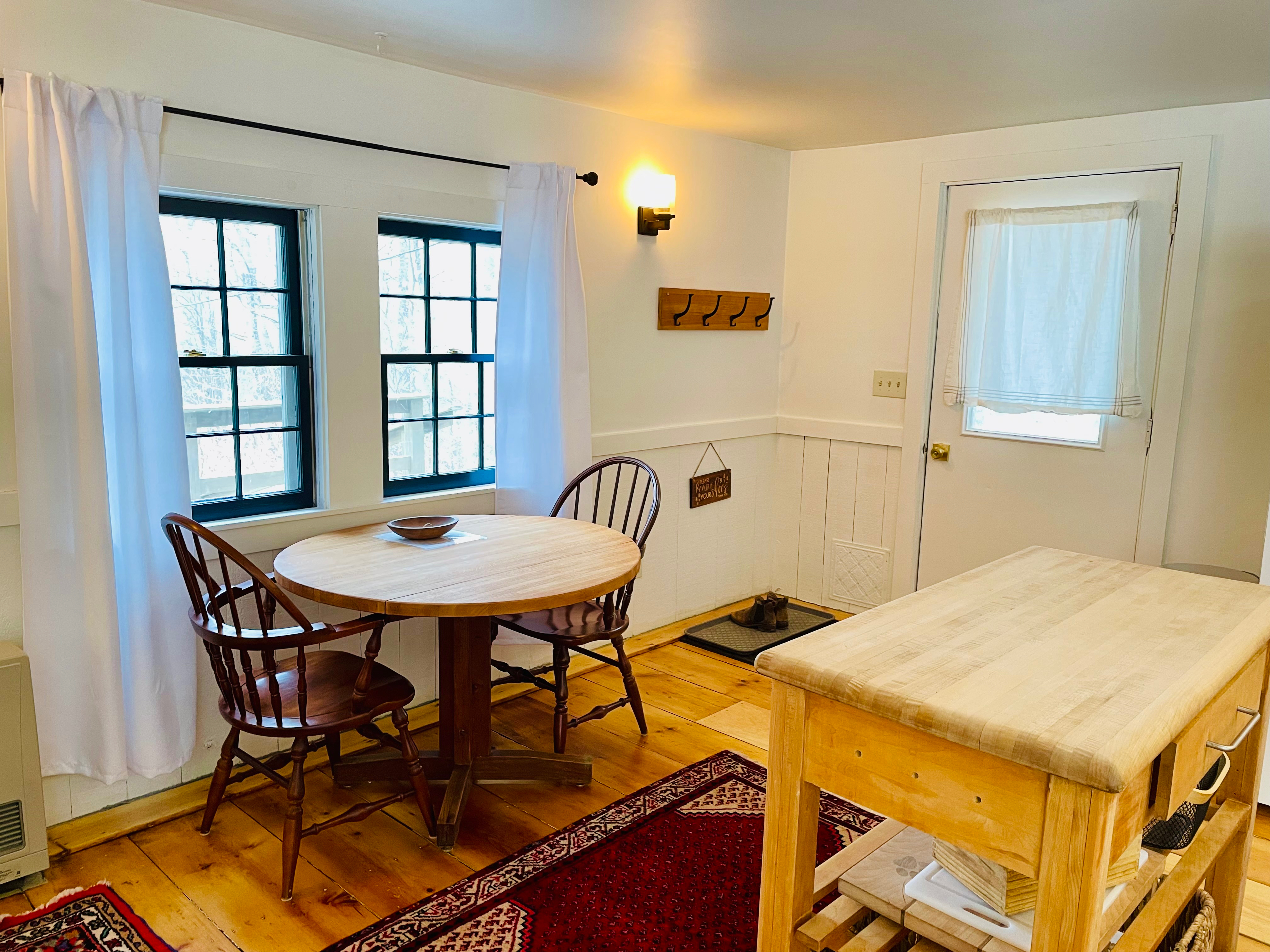 Mad River Valley Mountain Retreat | Private Deck + WiFi - Photo 10