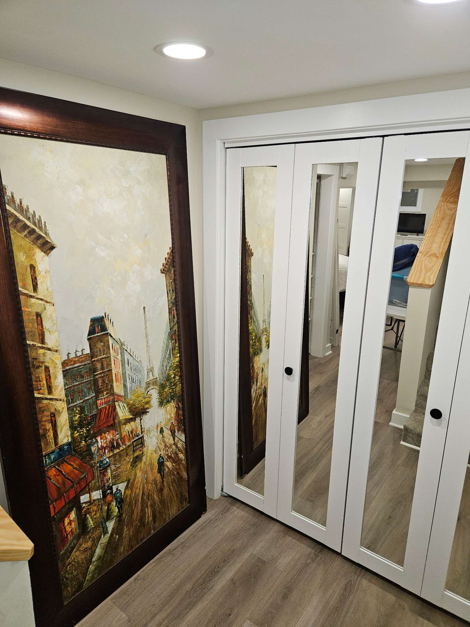 Furnished, newly renovated English basement - Photo 6