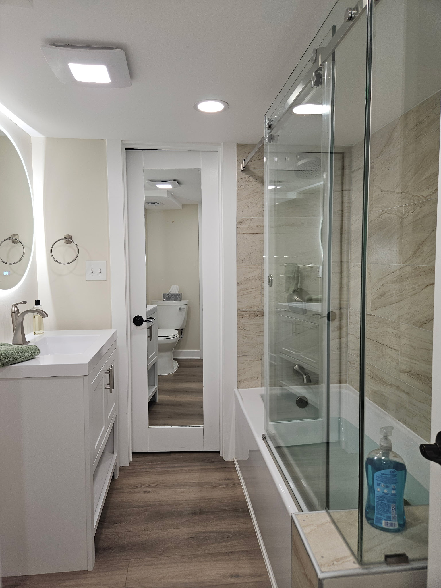 Furnished, newly renovated English basement - Photo 11
