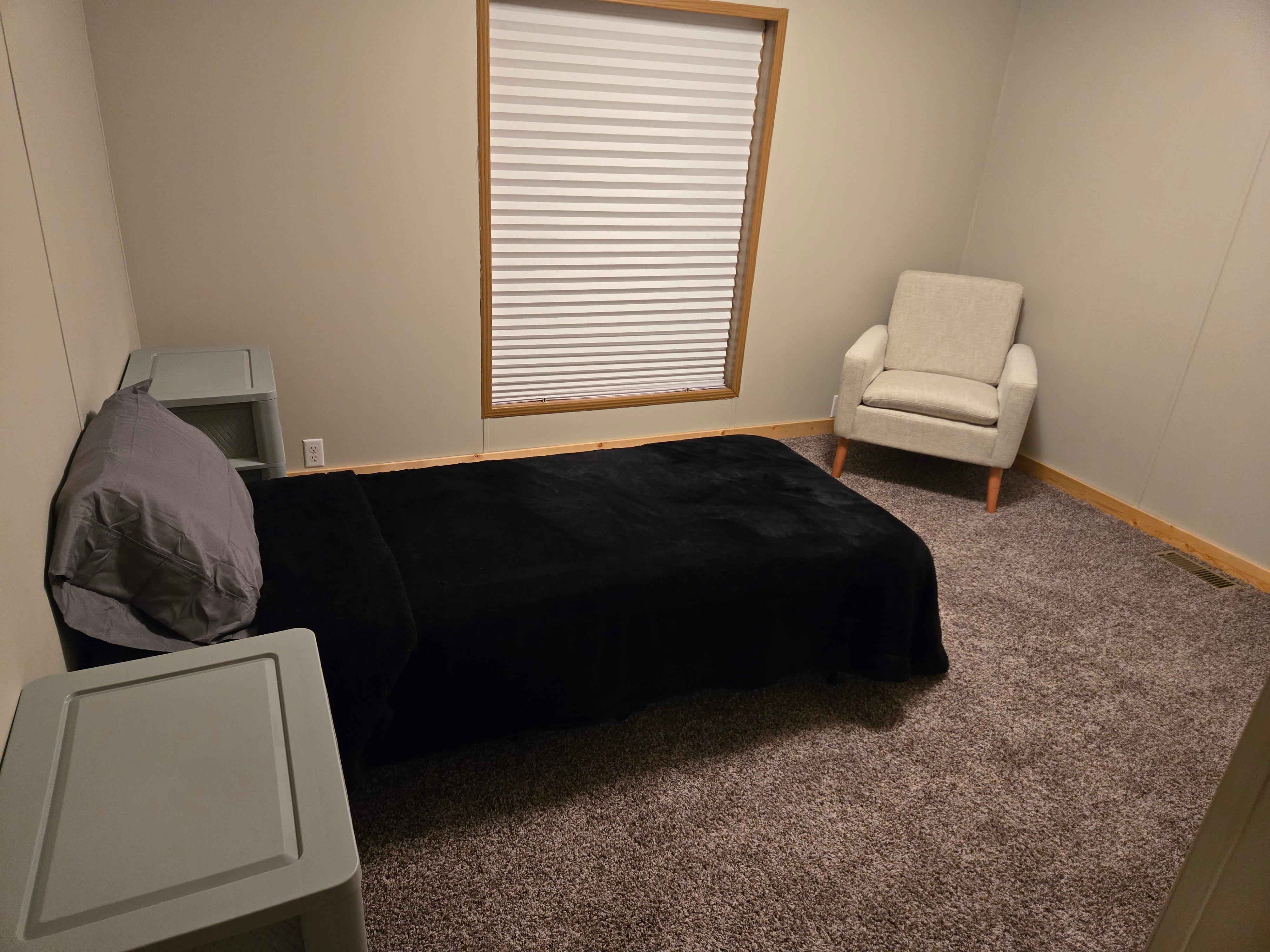 Affordable Private Bedroom - Photo 2