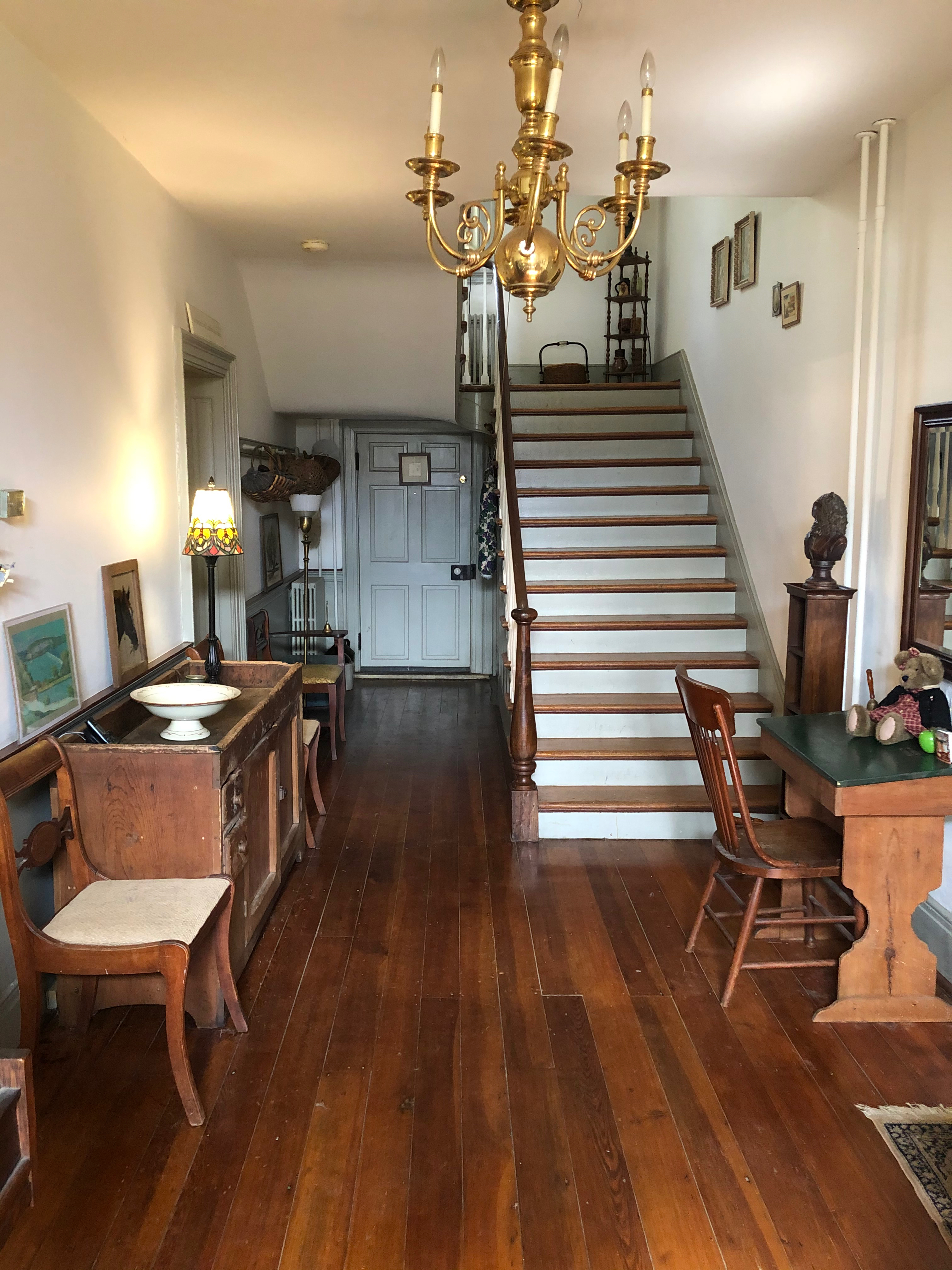 Historic Newcomer Mansion - Photo 3