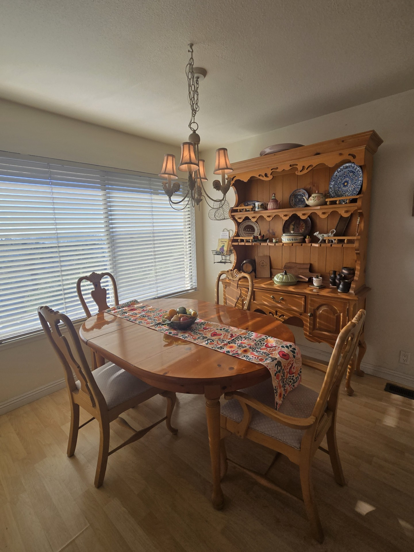 Fully Furnished 3BR Condo with Stunning City Views in a Convenient Whittier Location - Photo 5