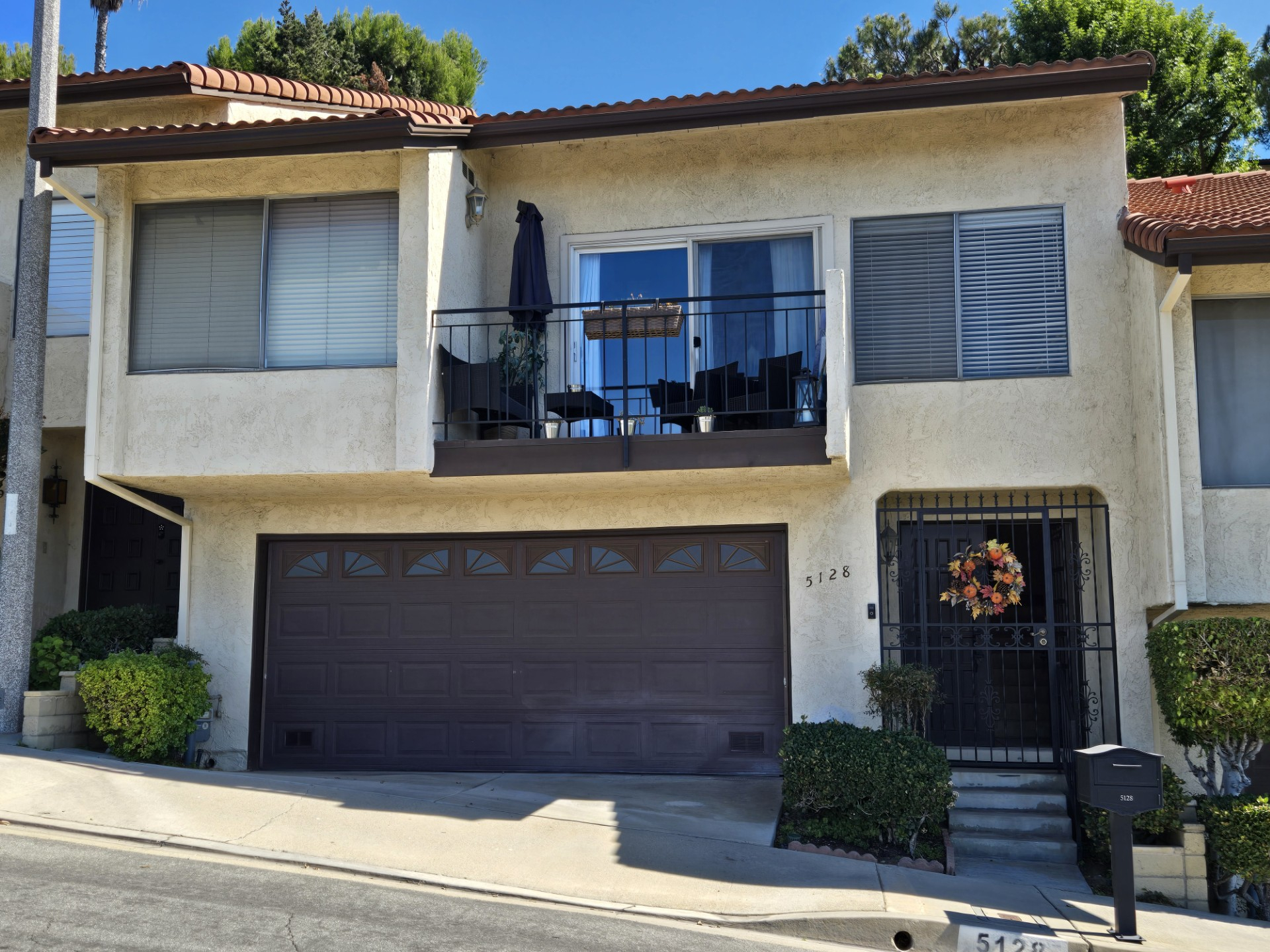 Fully Furnished 3BR Condo with Stunning City Views in a Convenient Whittier Location - Photo 1