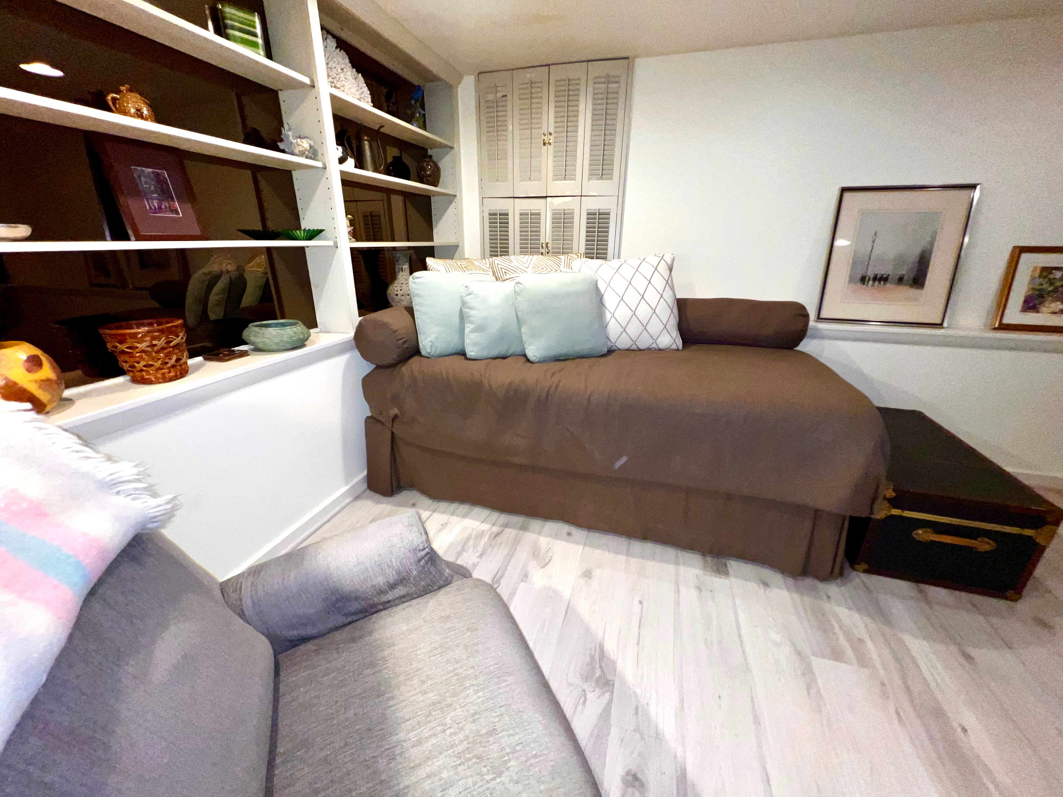 Quiet, Comfortable Studio Apartment - Photo 7
