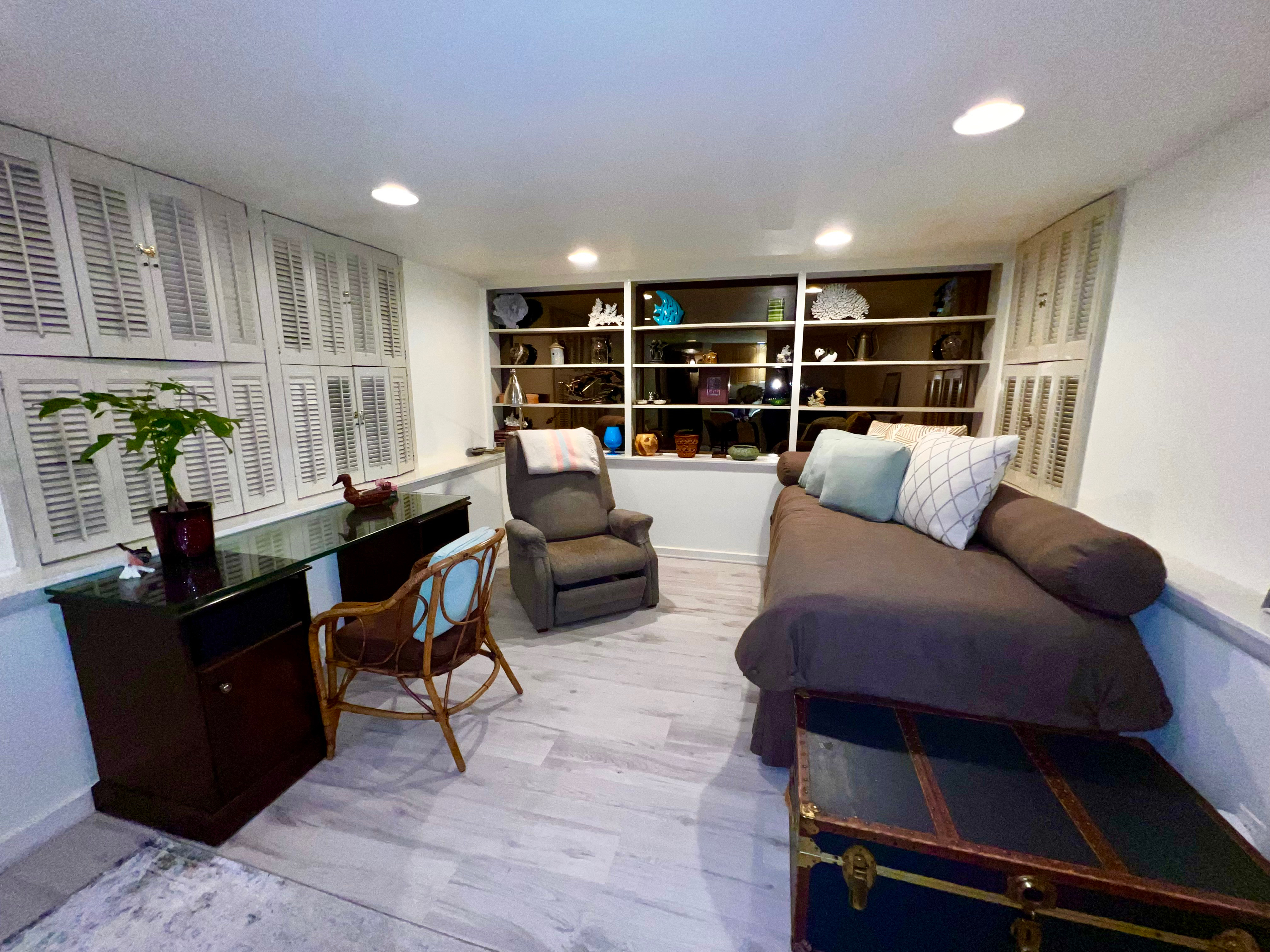 Quiet, Comfortable Studio Apartment - Photo 2