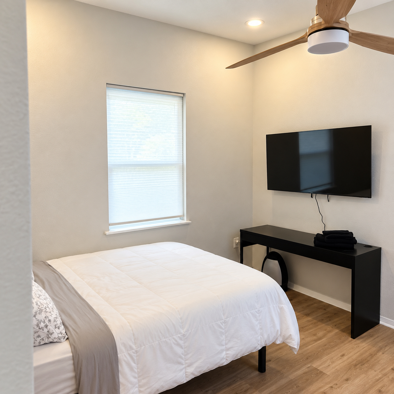 Private Furnished Suite | Separate Entrance & Bath | Westbank Algiers Point Area - Photo 11