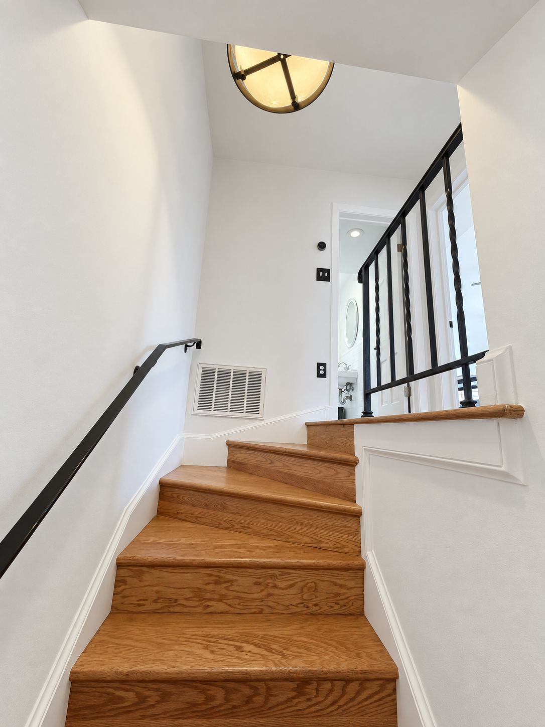 Georgetown 2BR | Walk to University, Restaurants & Shops - Photo 3