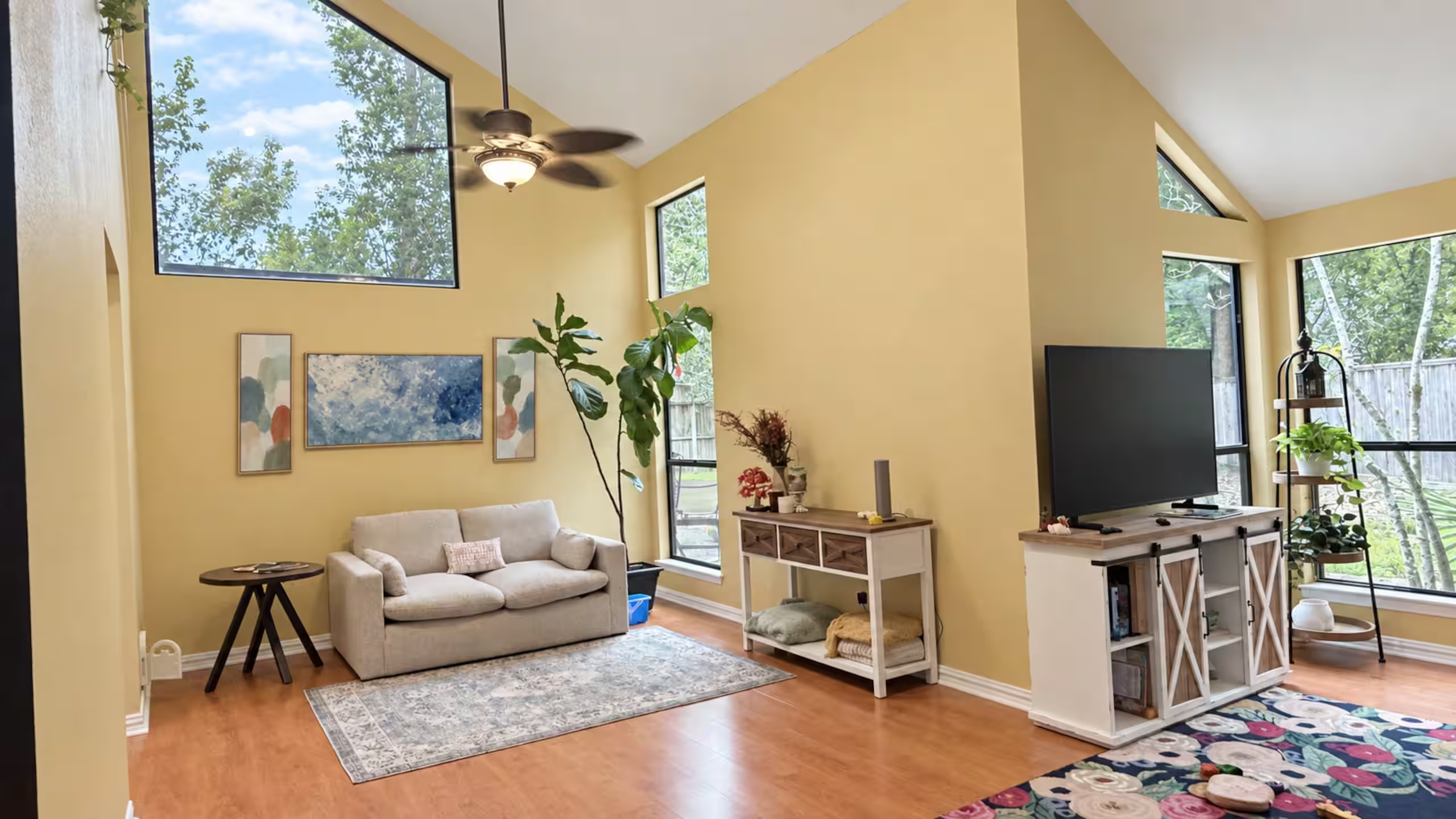 Entire house oasis retreat in The Woodlands - Photo 2