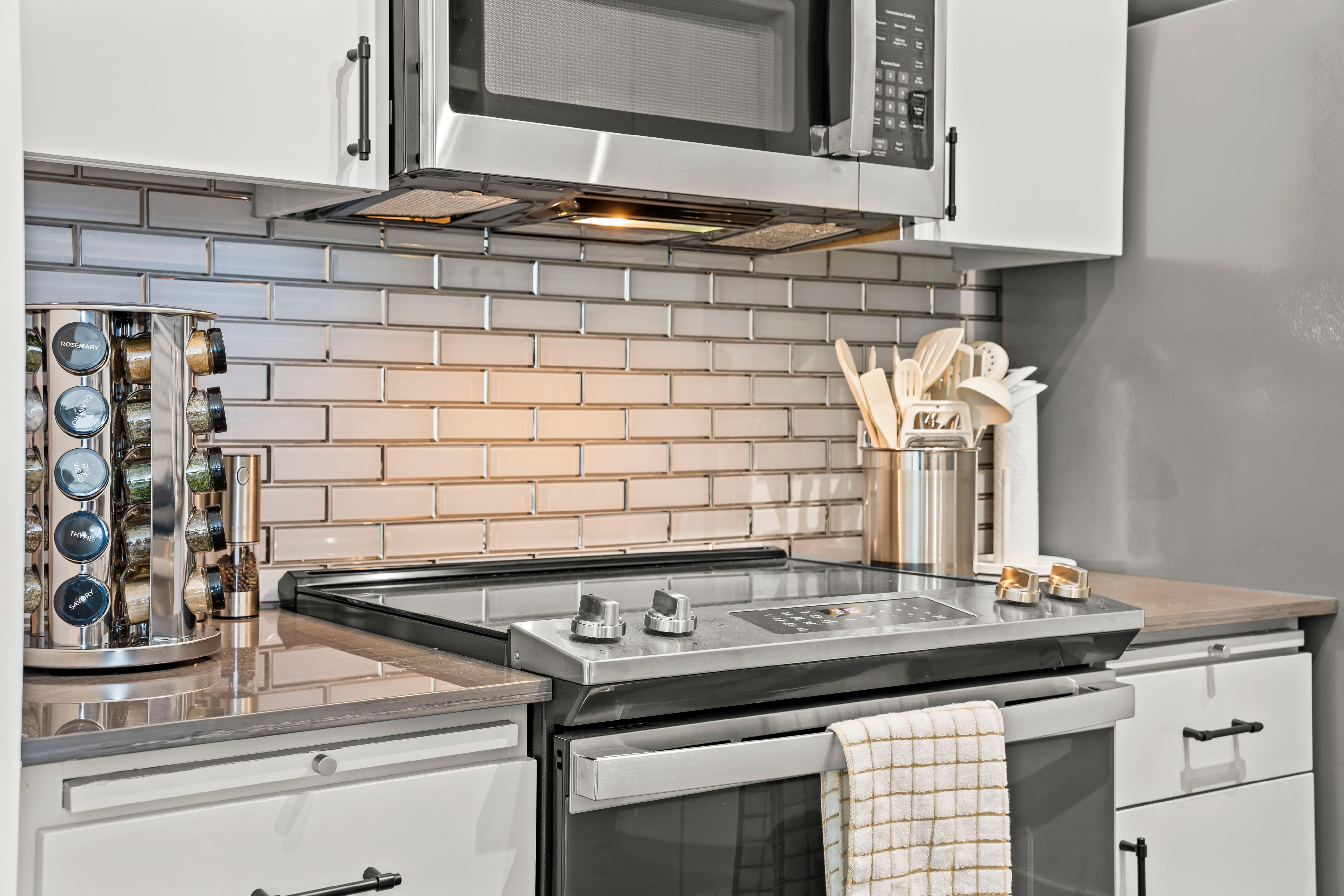 Little Italy Living with Bay Views! - Photo 5