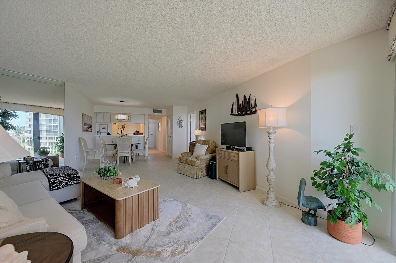 Oceanfront Marco Island Condo w/ Pool & Beach - 600780 - Photo 3