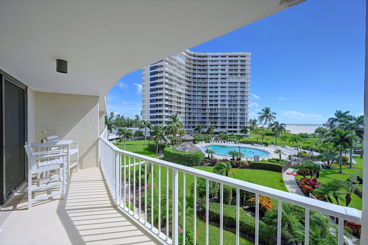 Oceanfront Marco Island Condo w/ Pool & Beach - 600780