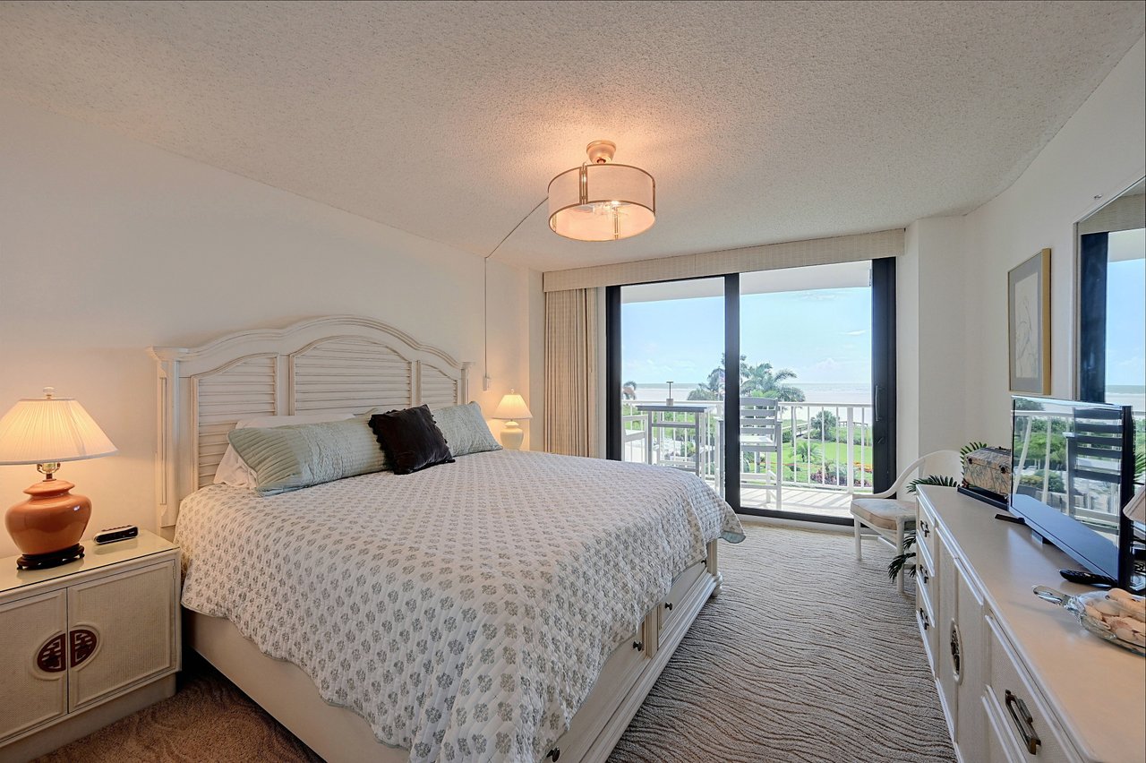 Oceanfront Marco Island Condo w/ Pool & Beach - 600780 - Photo 9