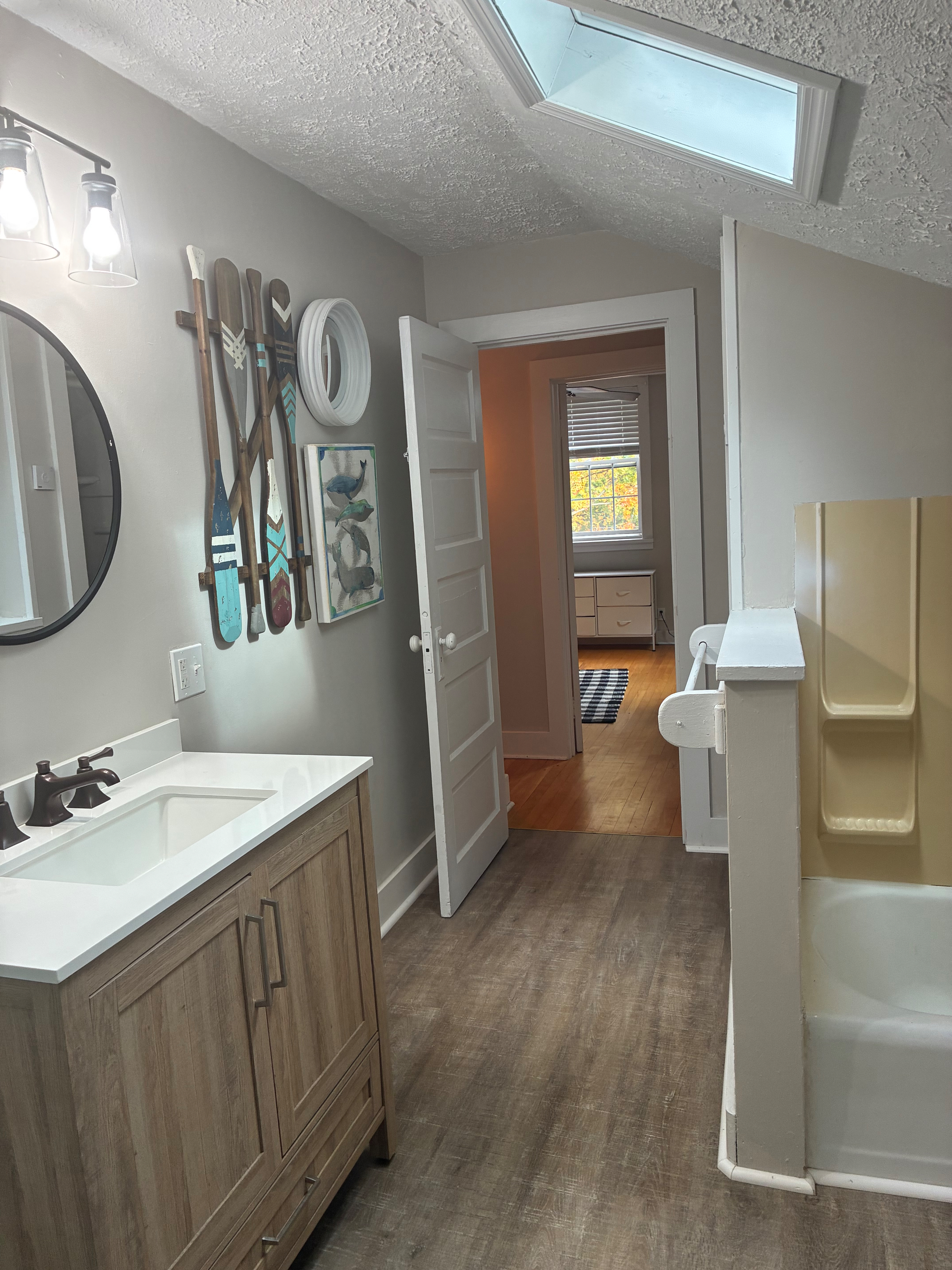 Bright, Cozy 2 BR Home with Attached Garage & Beautiful Yard - Photo 12