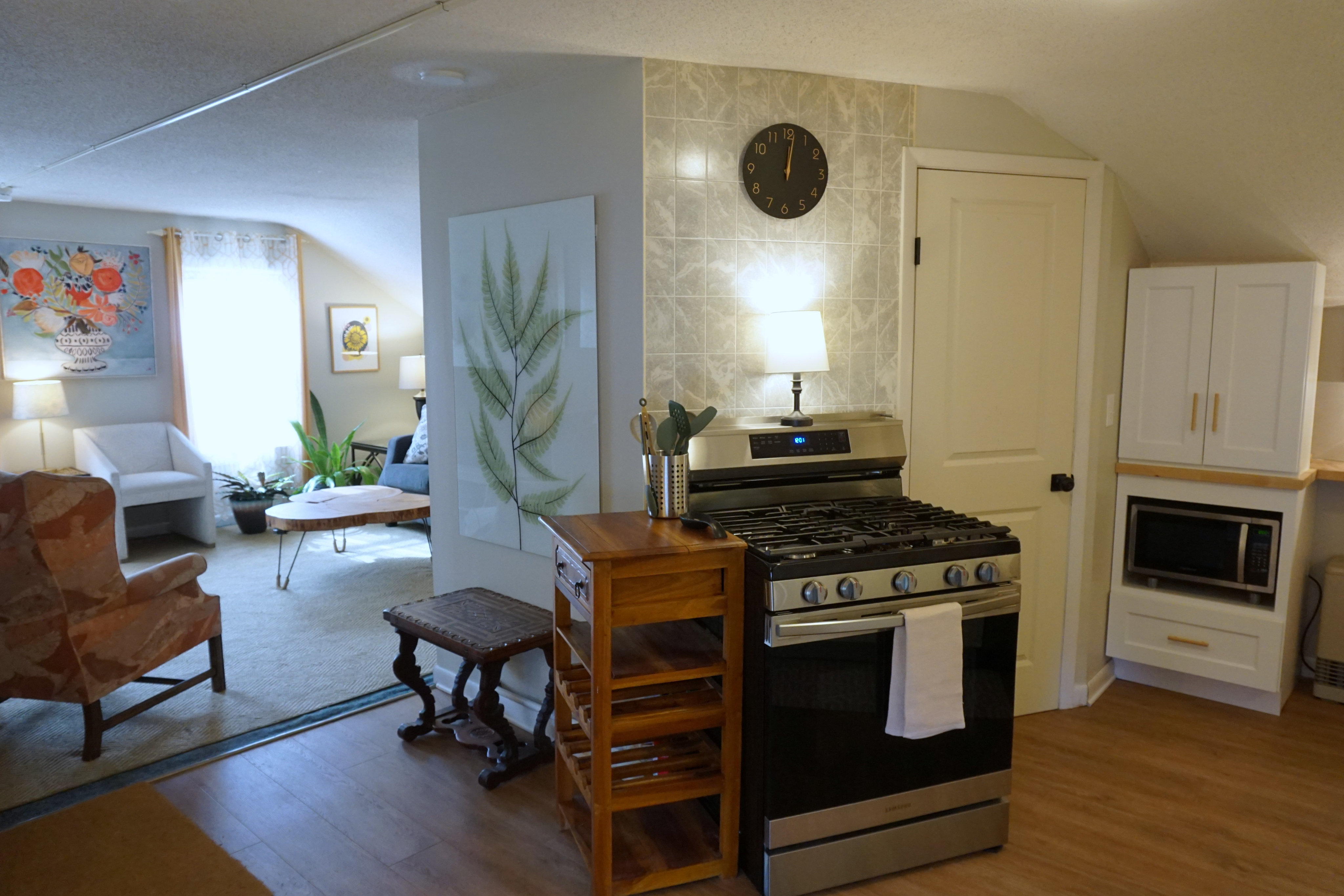 Sunny Art-Filled 1BR · Quiet Street - Photo 6
