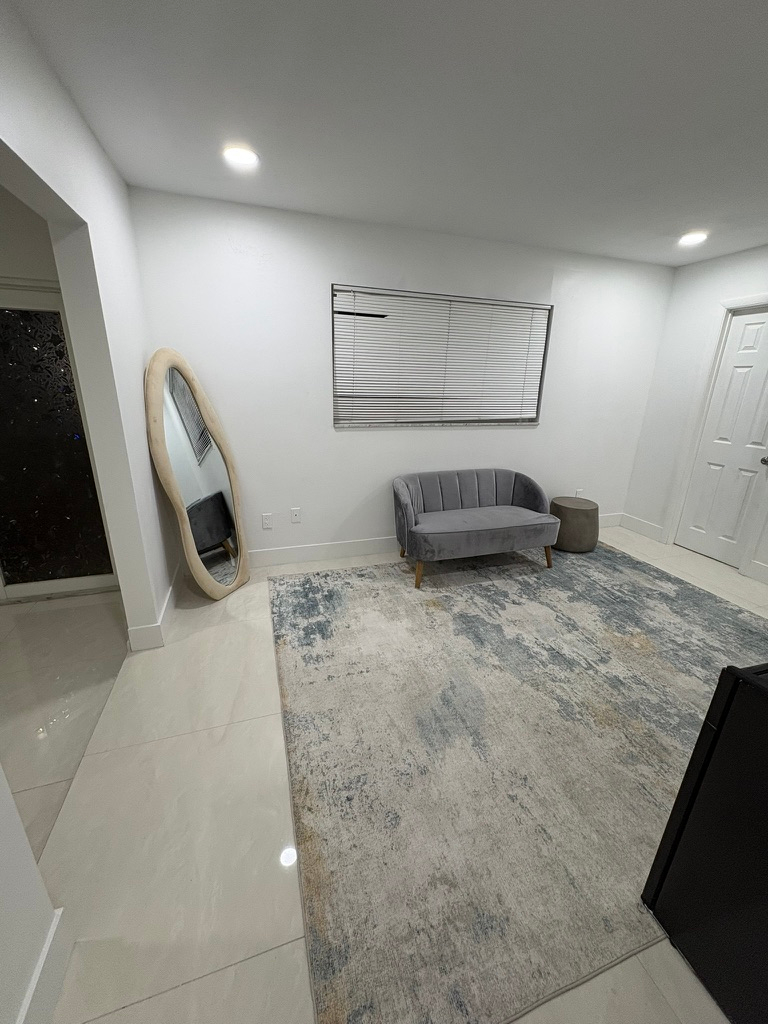 Private Room in Remodeled Coliving Home - Delray Beach, FL - Photo 3