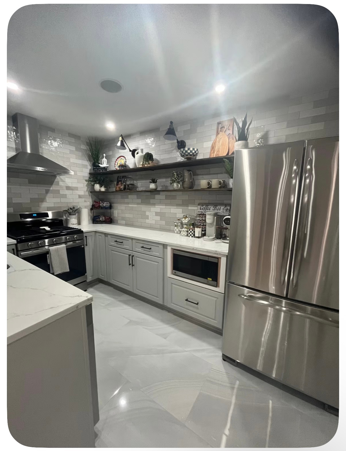 Beautifully Renovated, Fully Furnished Apartment in a Prime Location! - Photo 7