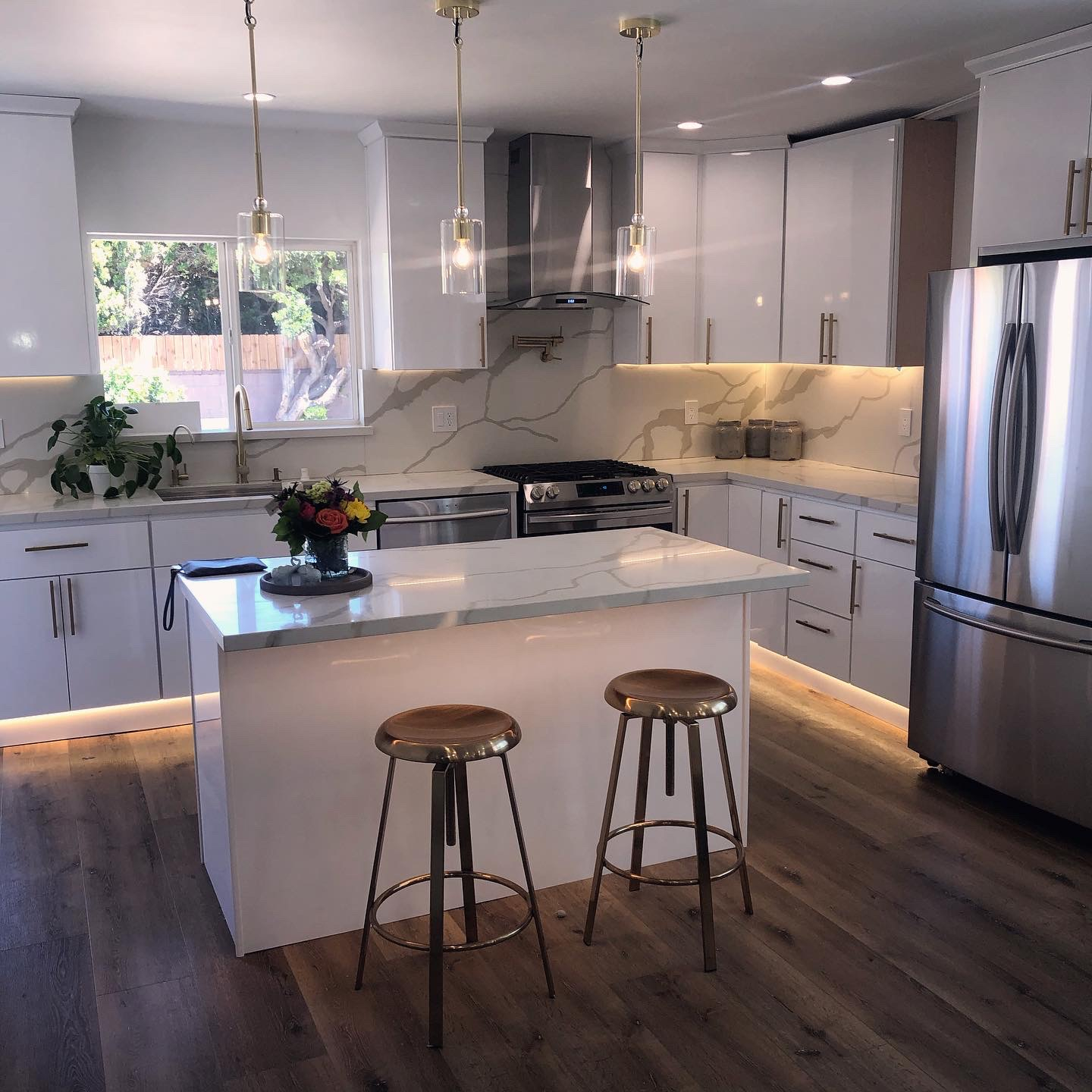 Your Quiet LA Home Base: 2BR/2BA + Private Yard + Private Parking - Photo 2