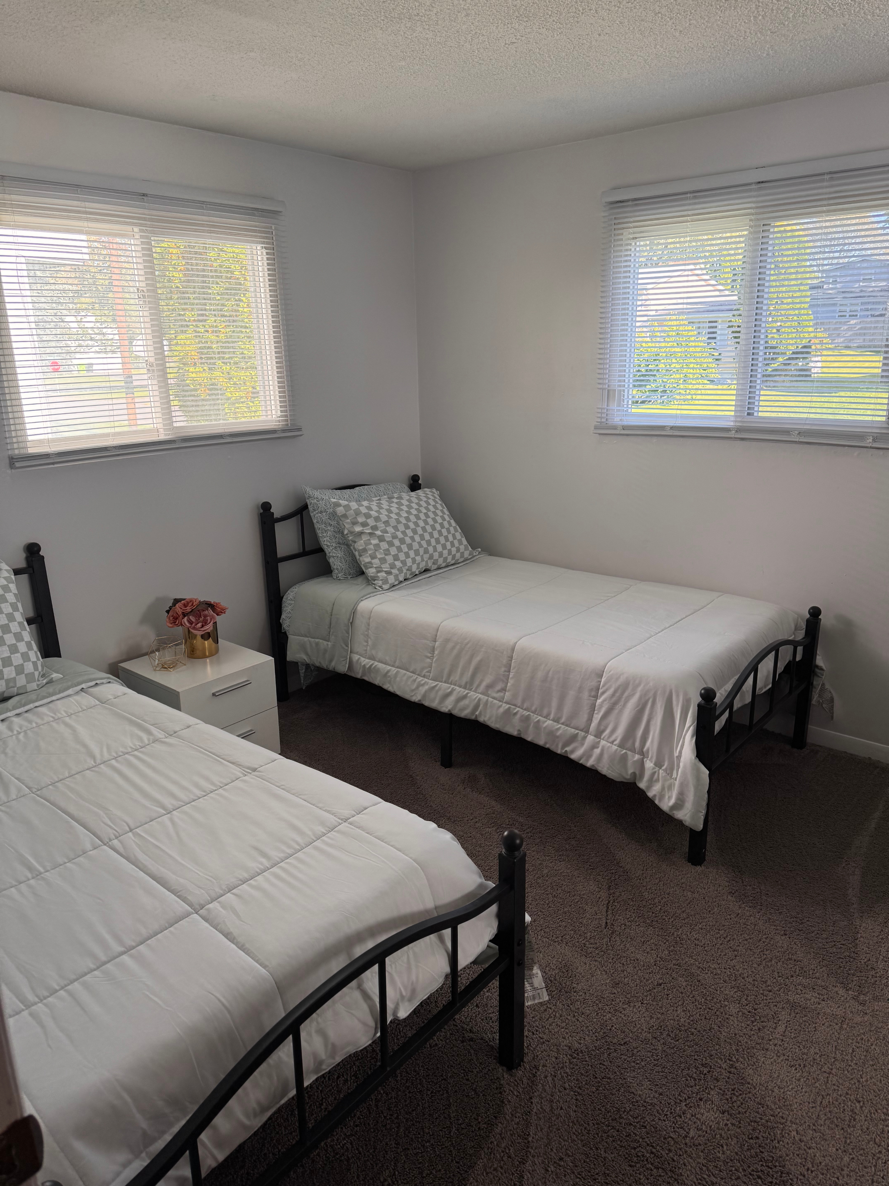 Beautiful 3 bedroom, 2 full bath in quiet neighborhood - Photo 6