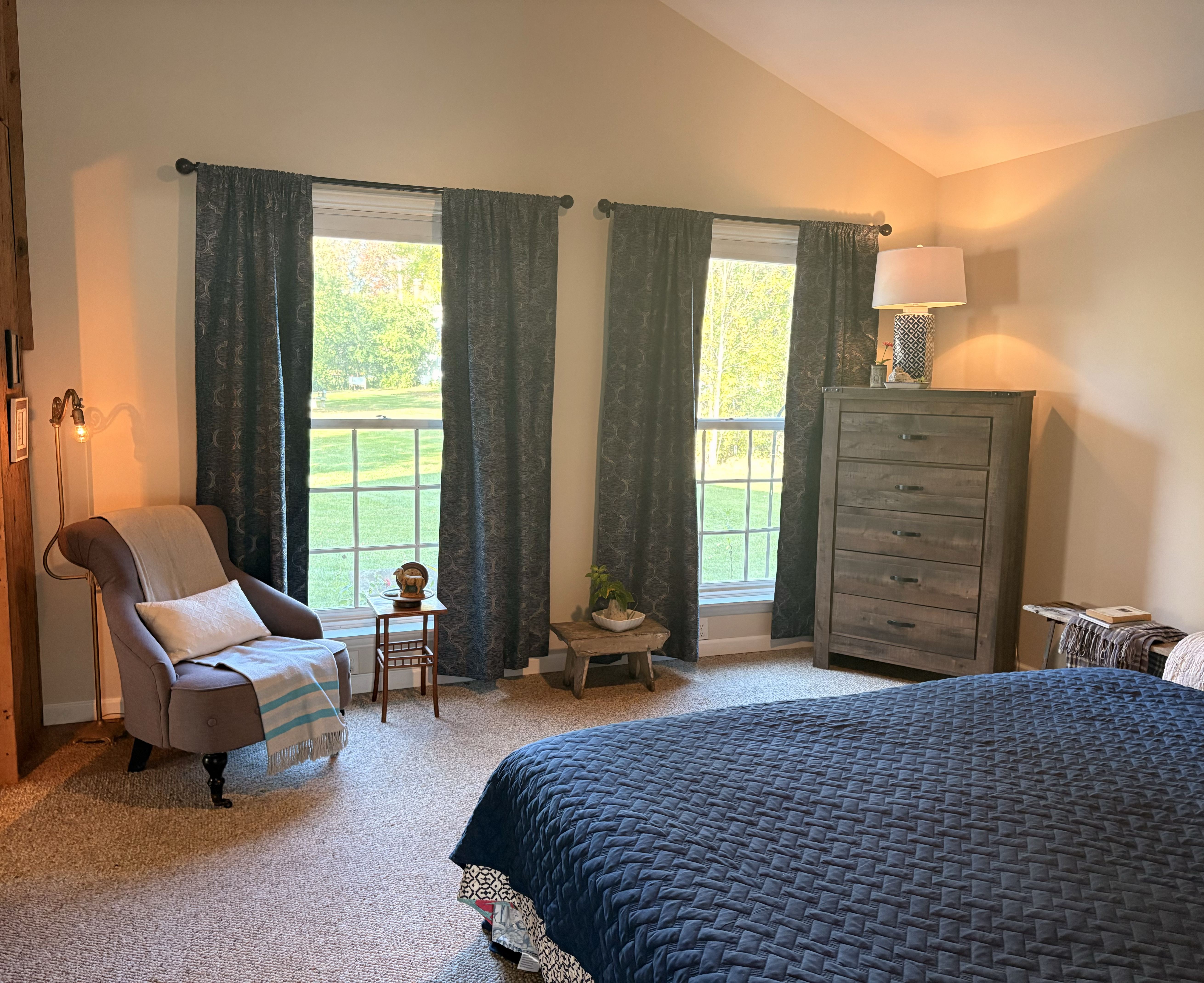 Historic Carriage House with modern amenities - Photo 4