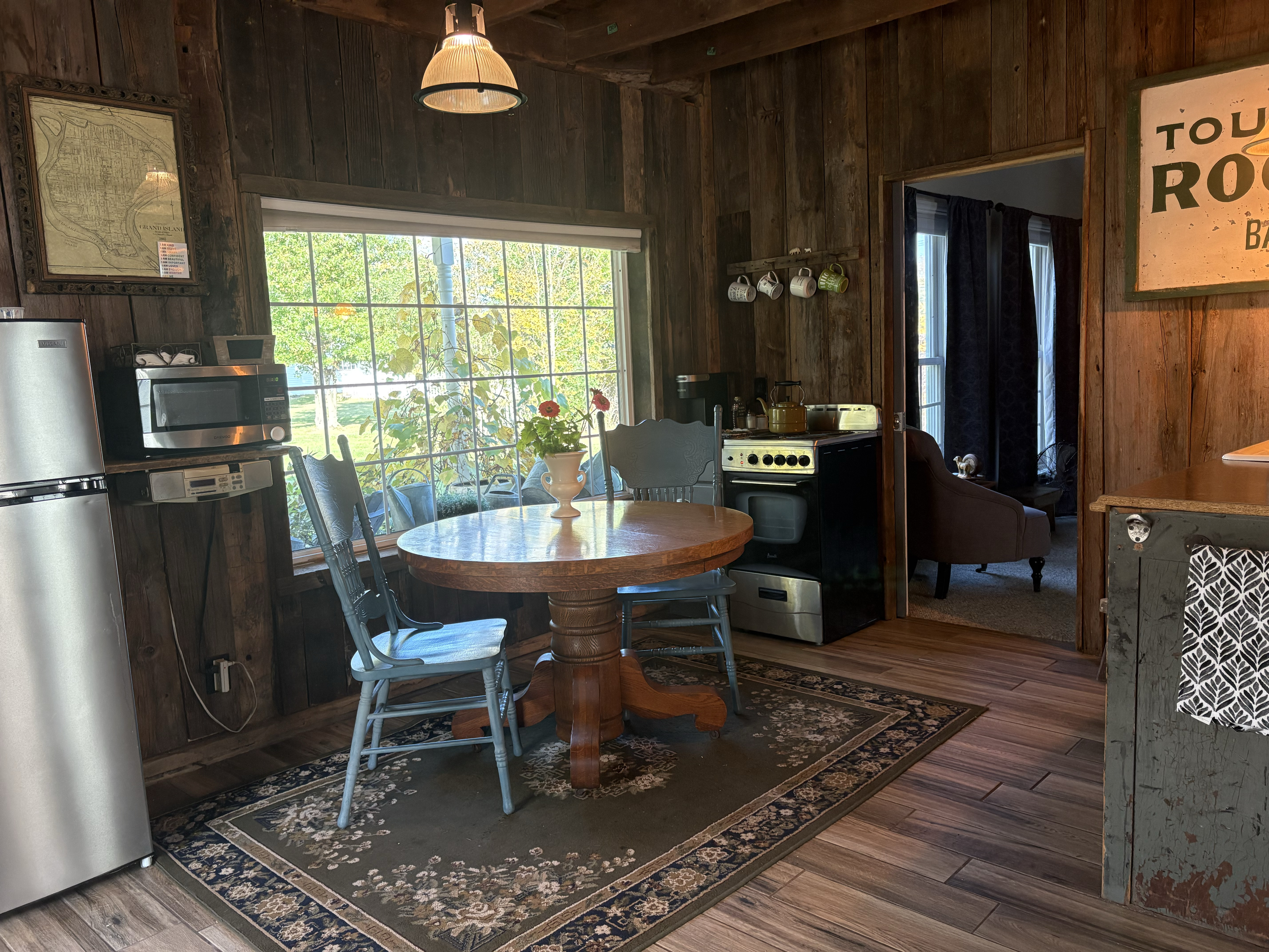 Historic Carriage House with modern amenities - Photo 2