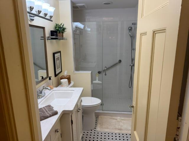 Spacious one bedroom first floor furnished unit off Park Avenue. - Photo 6