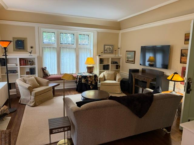 Spacious one bedroom first floor furnished unit off Park Avenue. - Photo 11