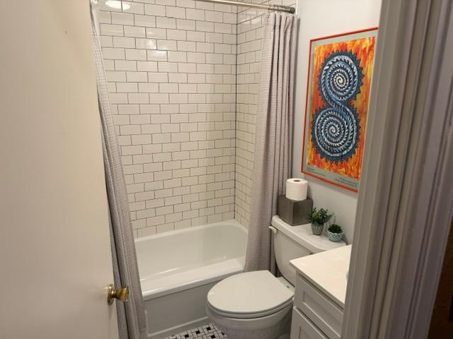 Spacious one bedroom first floor furnished unit off Park Avenue. - Photo 9
