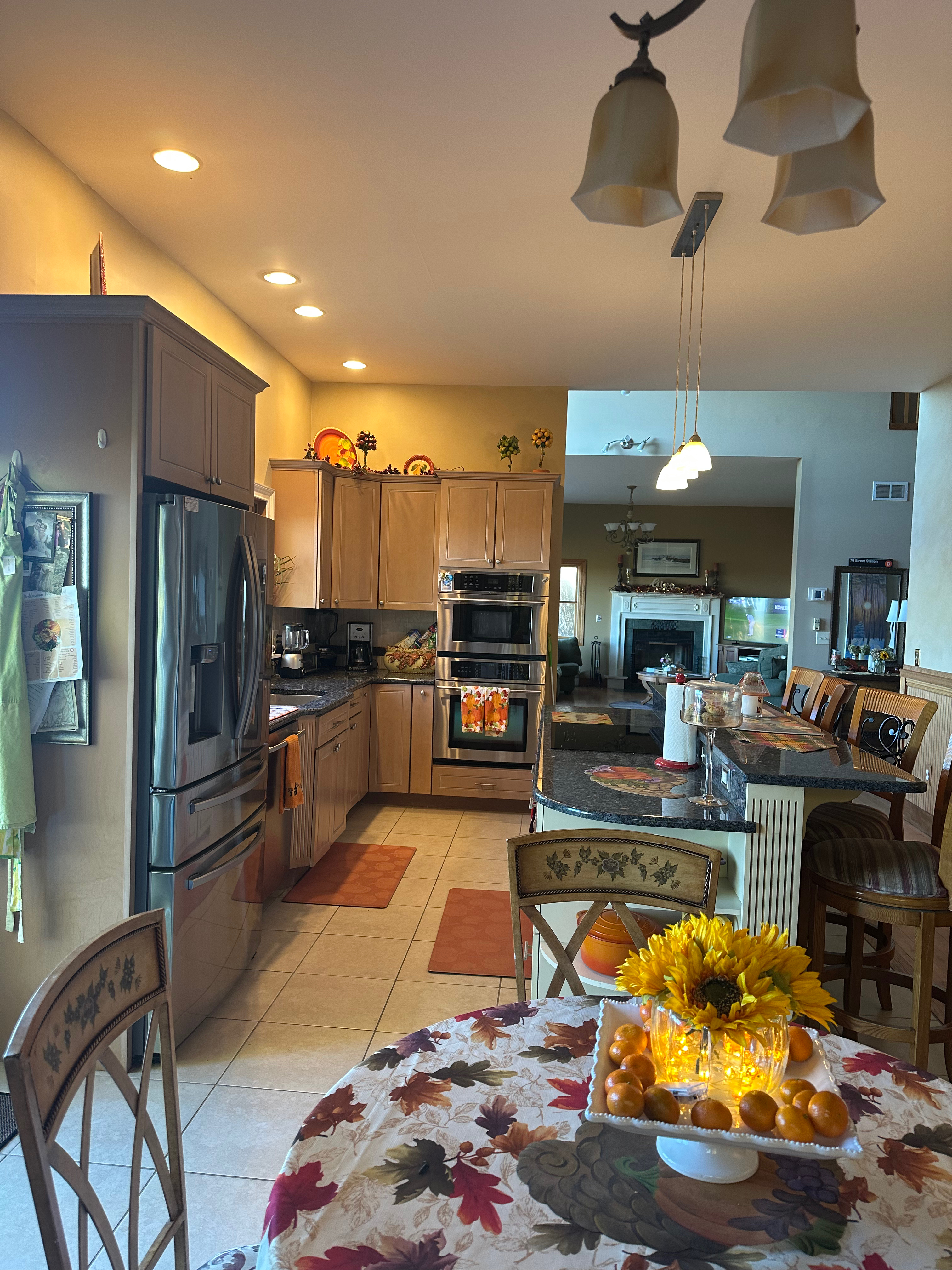House with mountain and reservoir views. - Photo 4