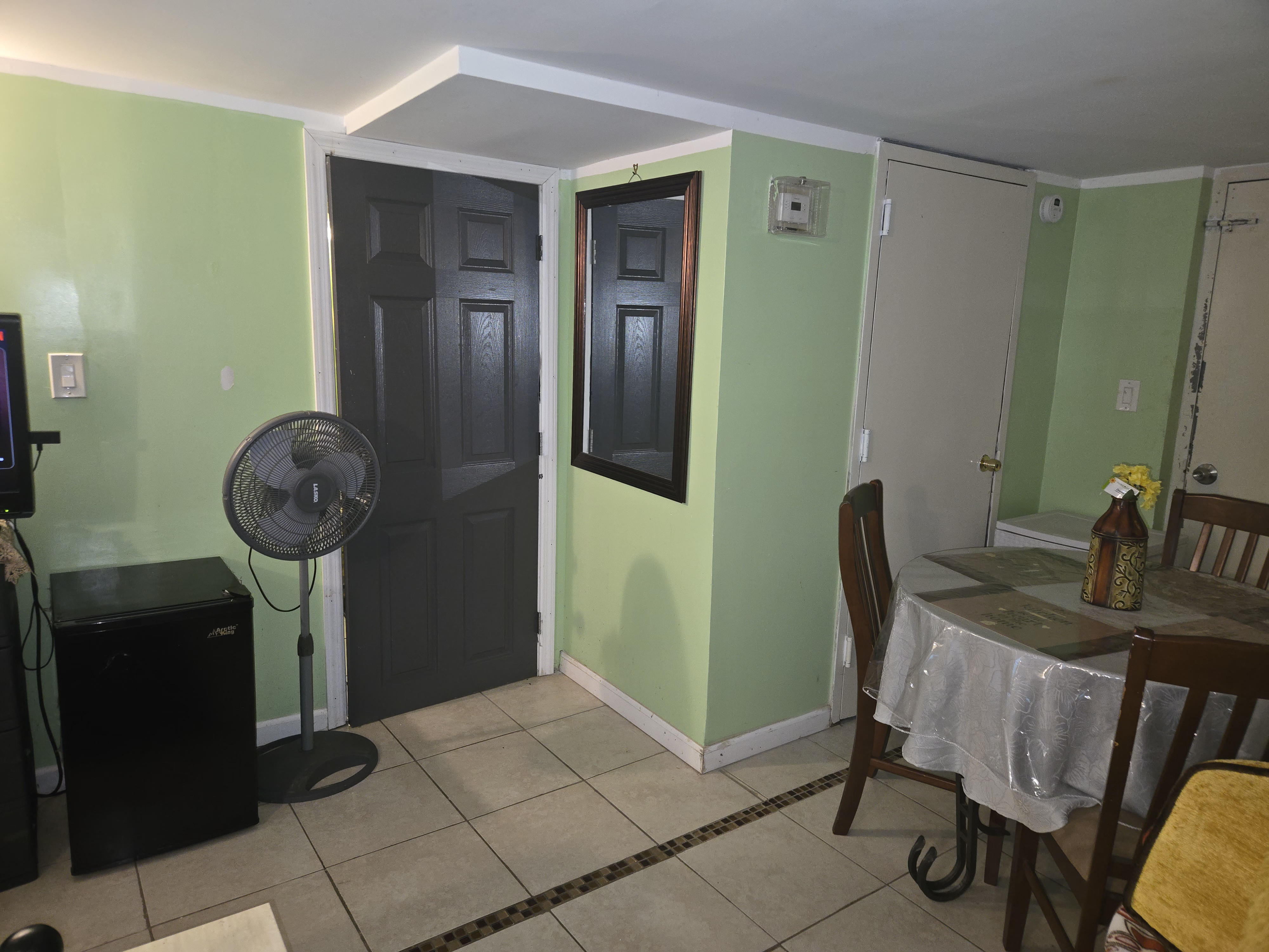 Home away from Home - Photo 2