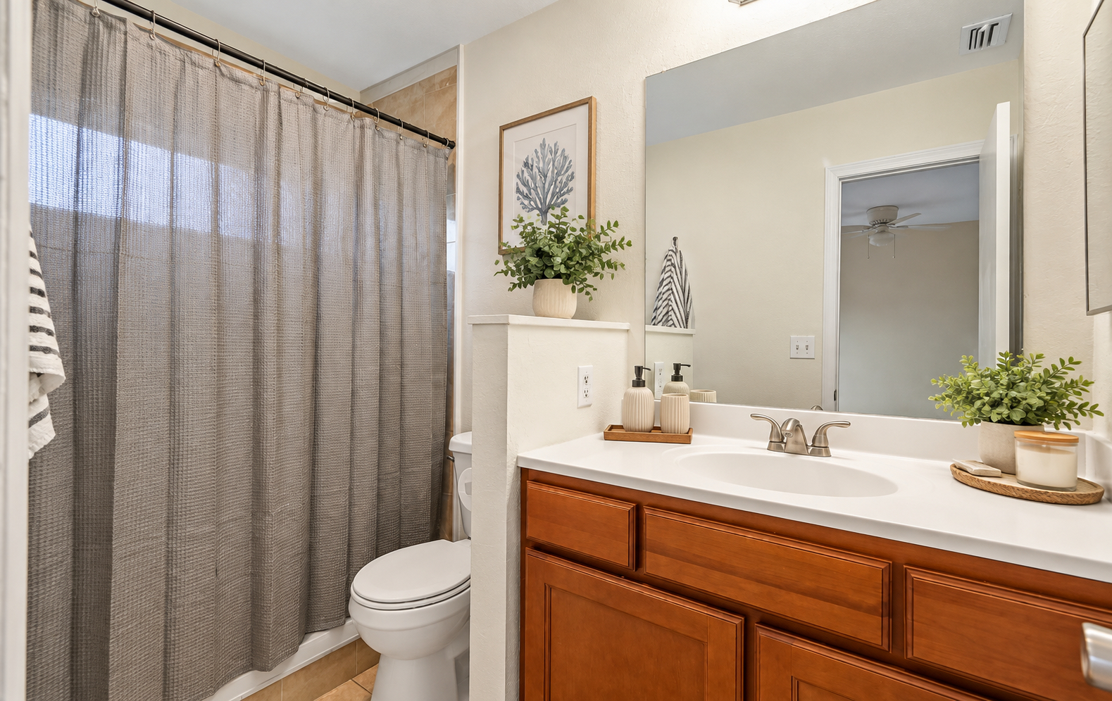 Tastefully Furnished 3BR/2BA | Utilities Included | Garage & Fenced Yard Near Many Medical Facilitie - Photo 6
