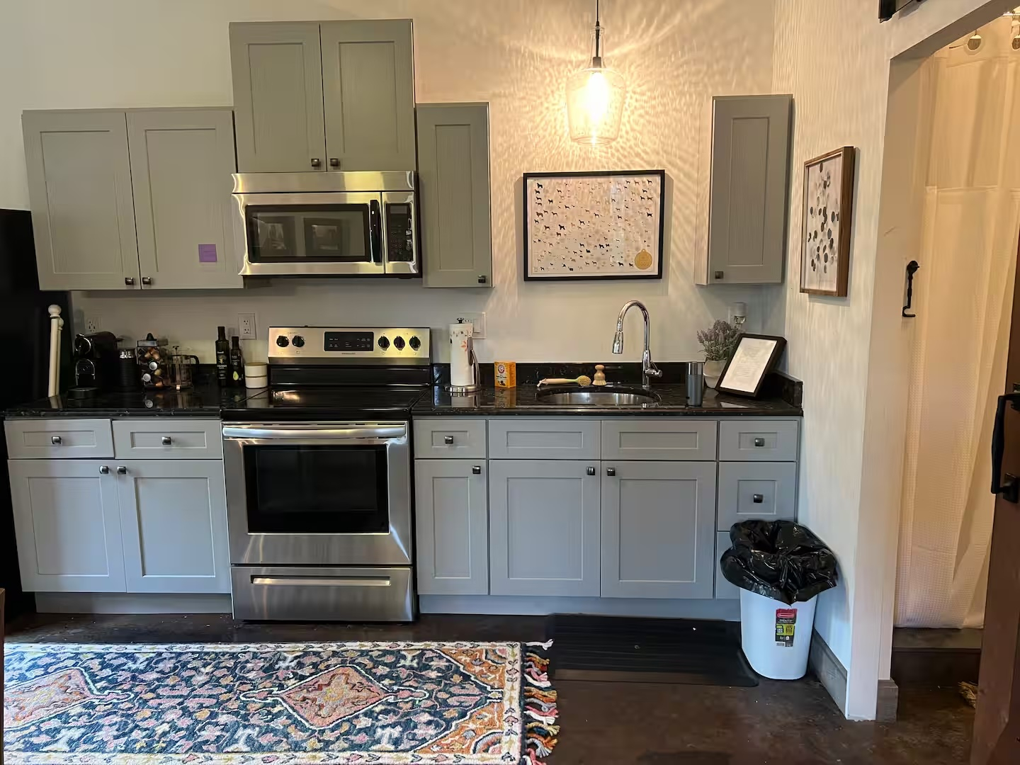 Private furnished studio, South Salem, all-inclusive, 13-week stays welcome - Photo 3