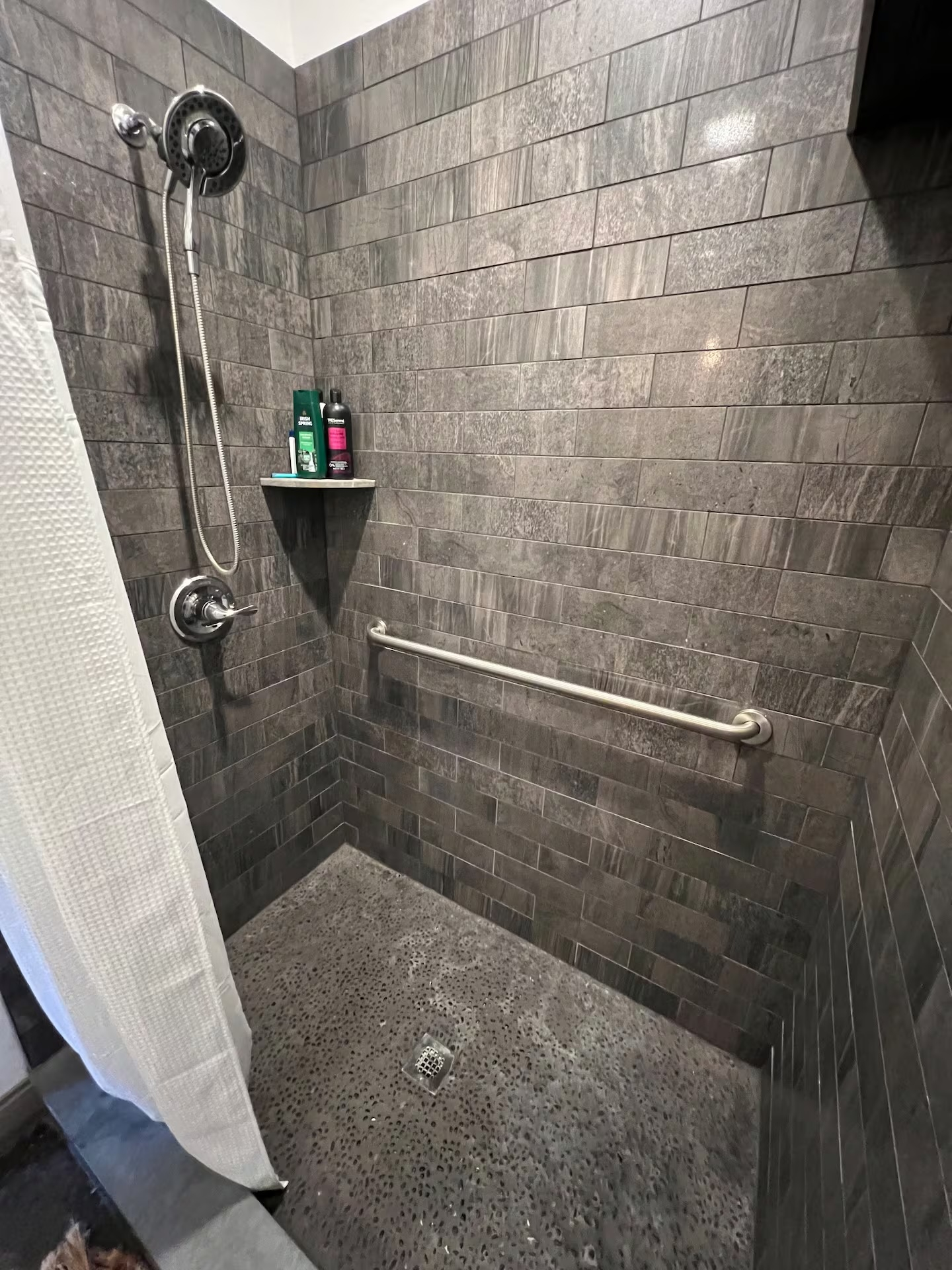 Private furnished studio, South Salem, all-inclusive, 13-week stays welcome - Photo 6