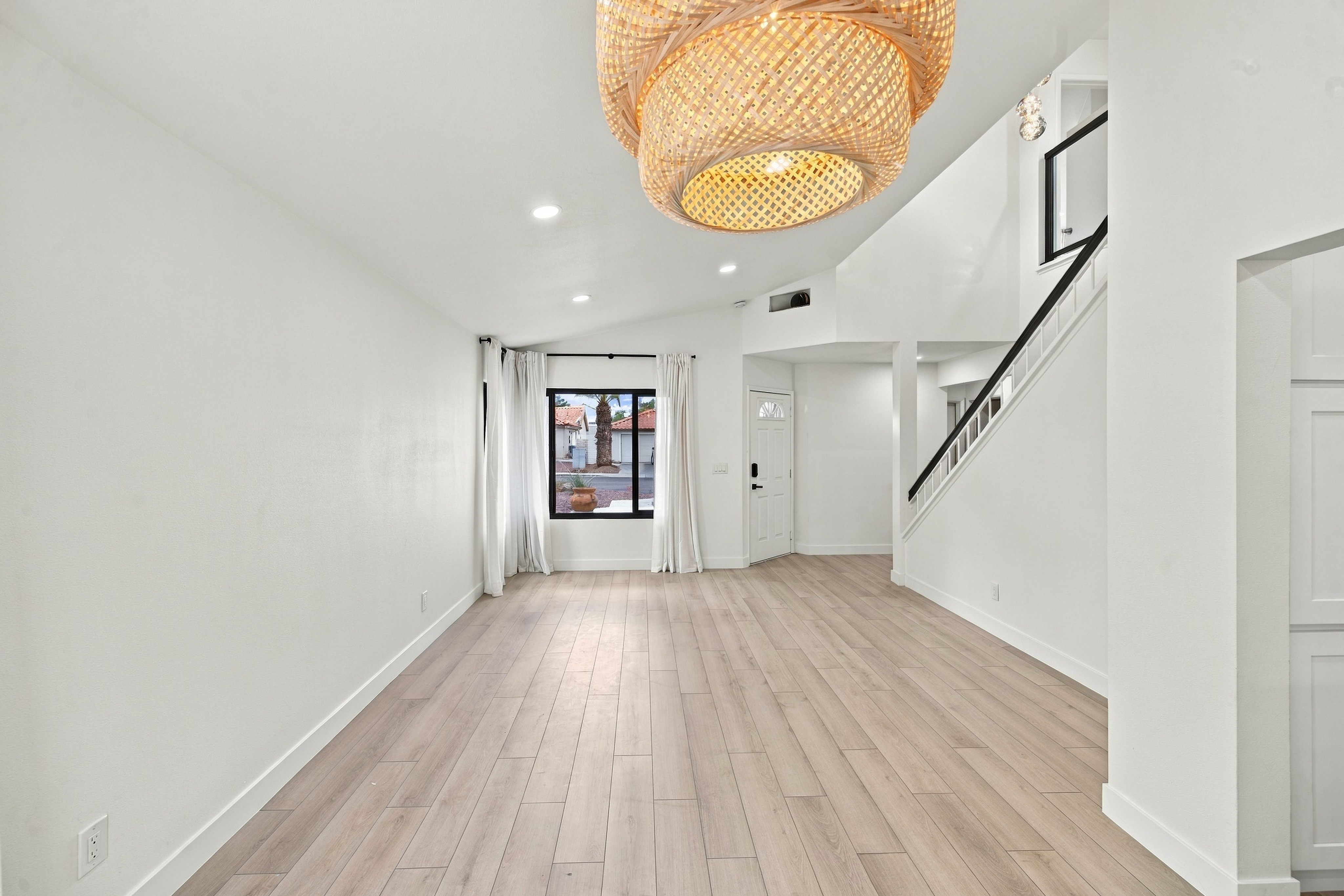 Stunning Renovated 3BR Henderson Home | 90+ Day Stays - Photo 6