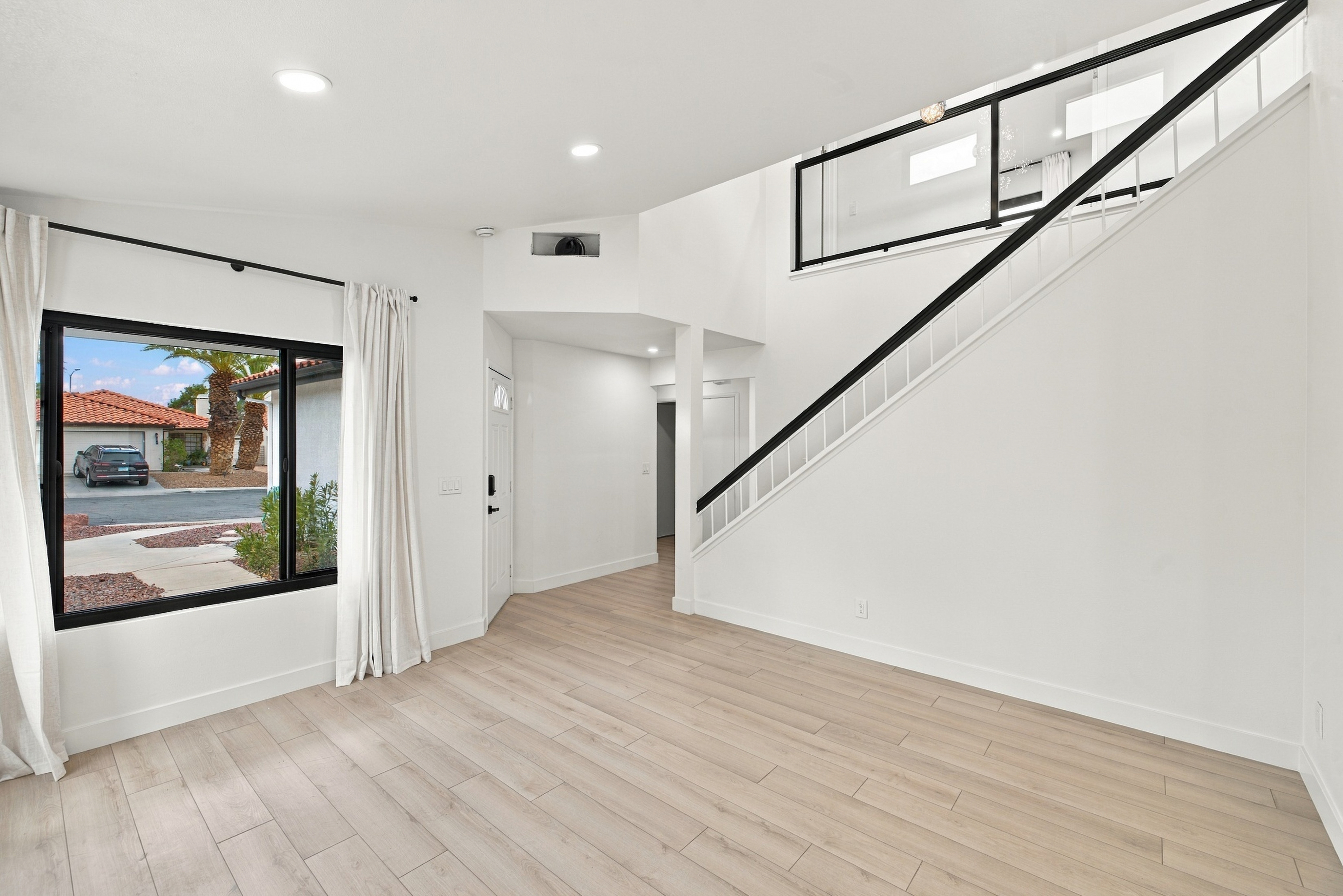 Stunning Renovated 3BR Henderson Home | 90+ Day Stays - Photo 5