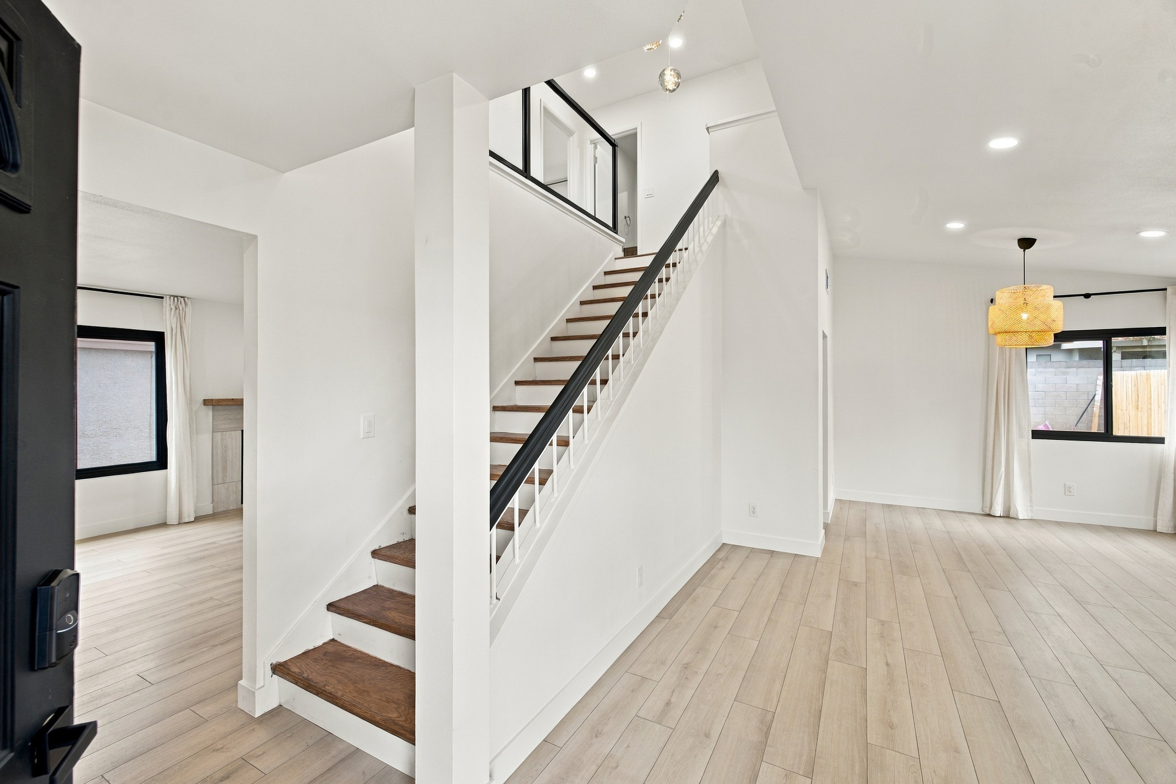 Stunning Renovated 3BR Henderson Home | 90+ Day Stays - Photo 2