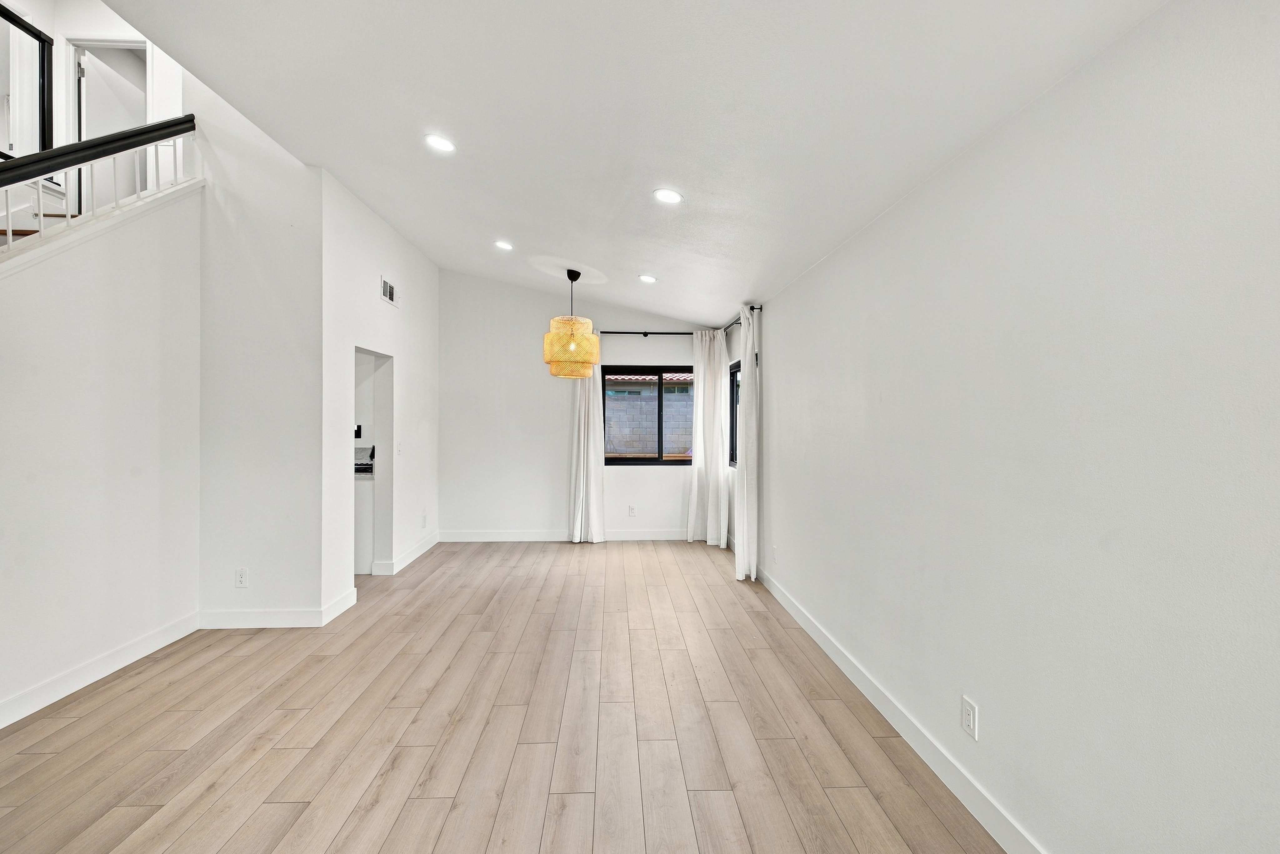 Stunning Renovated 3BR Henderson Home | 90+ Day Stays - Photo 9