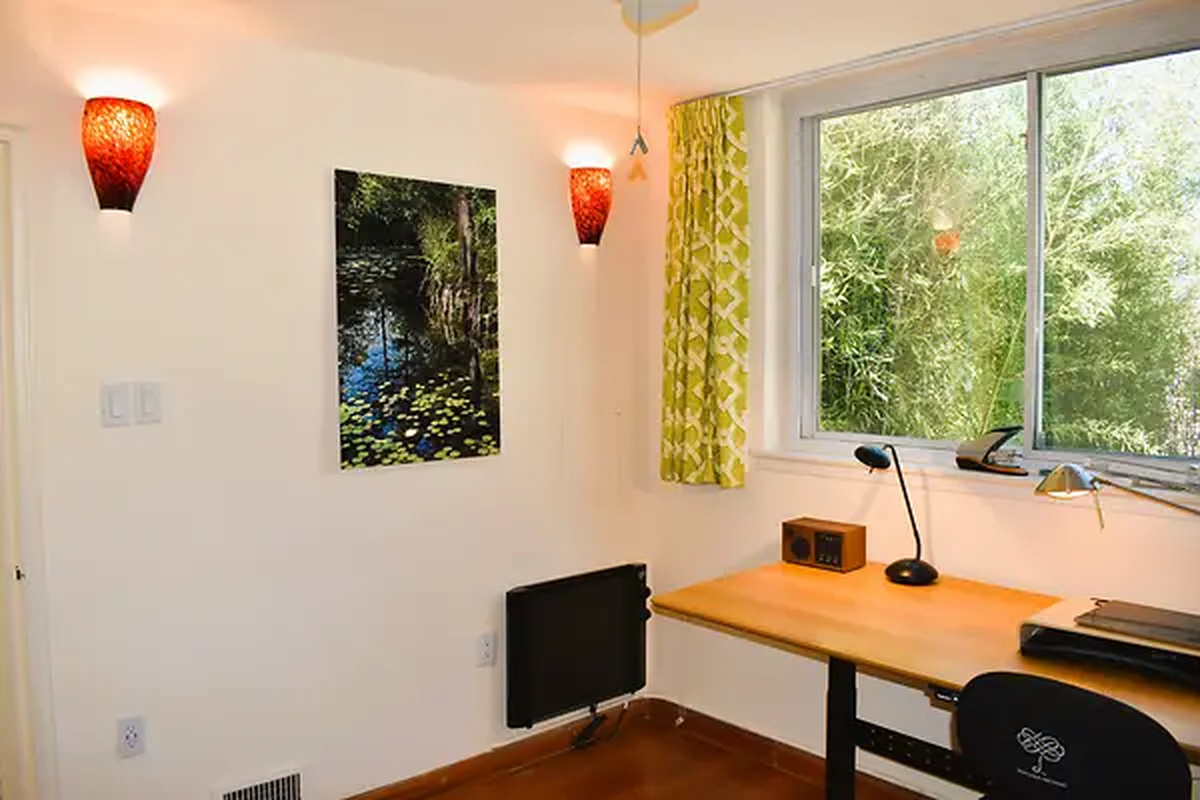 Sunny Two-Level 2BR in quiet Mount Pleasant/Adams Morgan - Parking, Jacuzzi & Huge Home Office - Photo 3