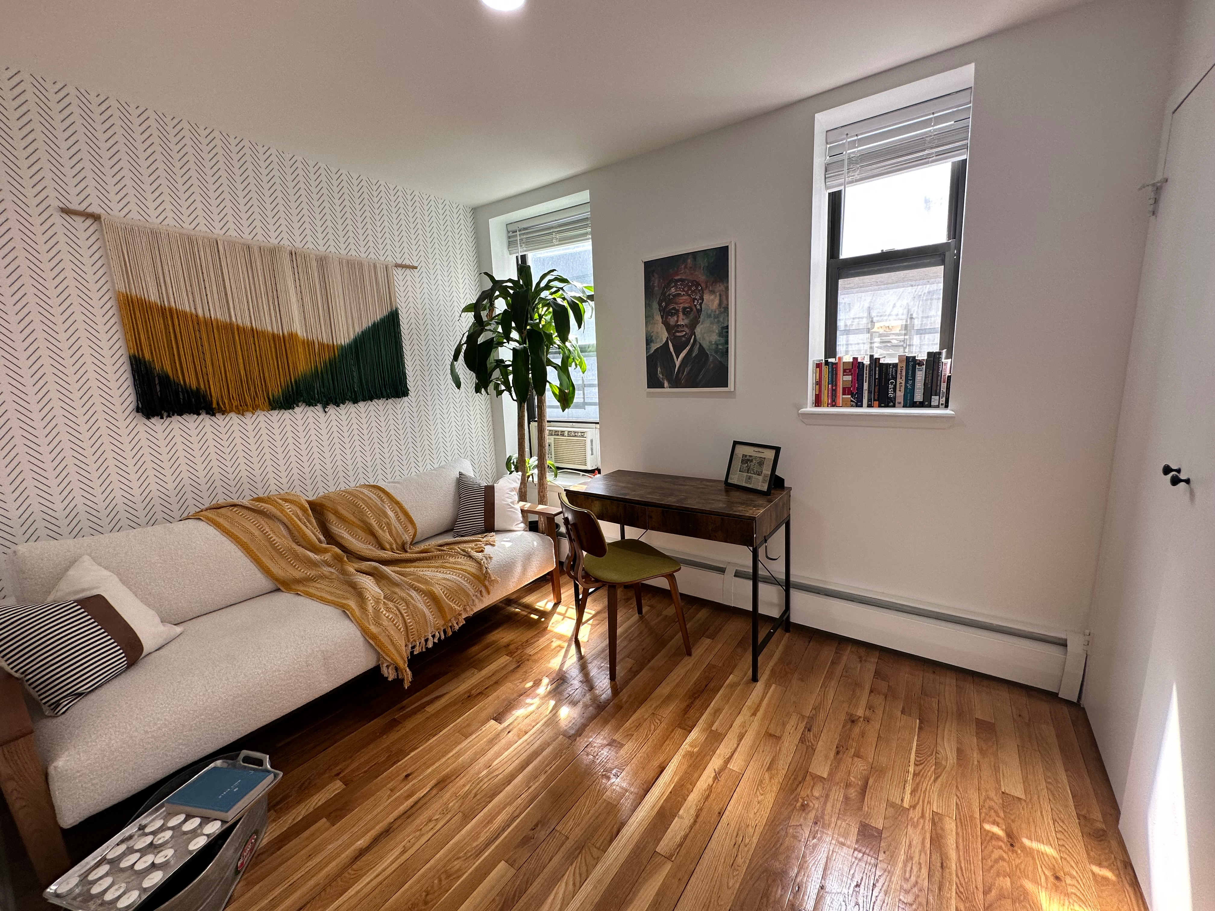 Bed-Stuy 2BR Near Brooklyn Hospitals & Subway - Photo 2