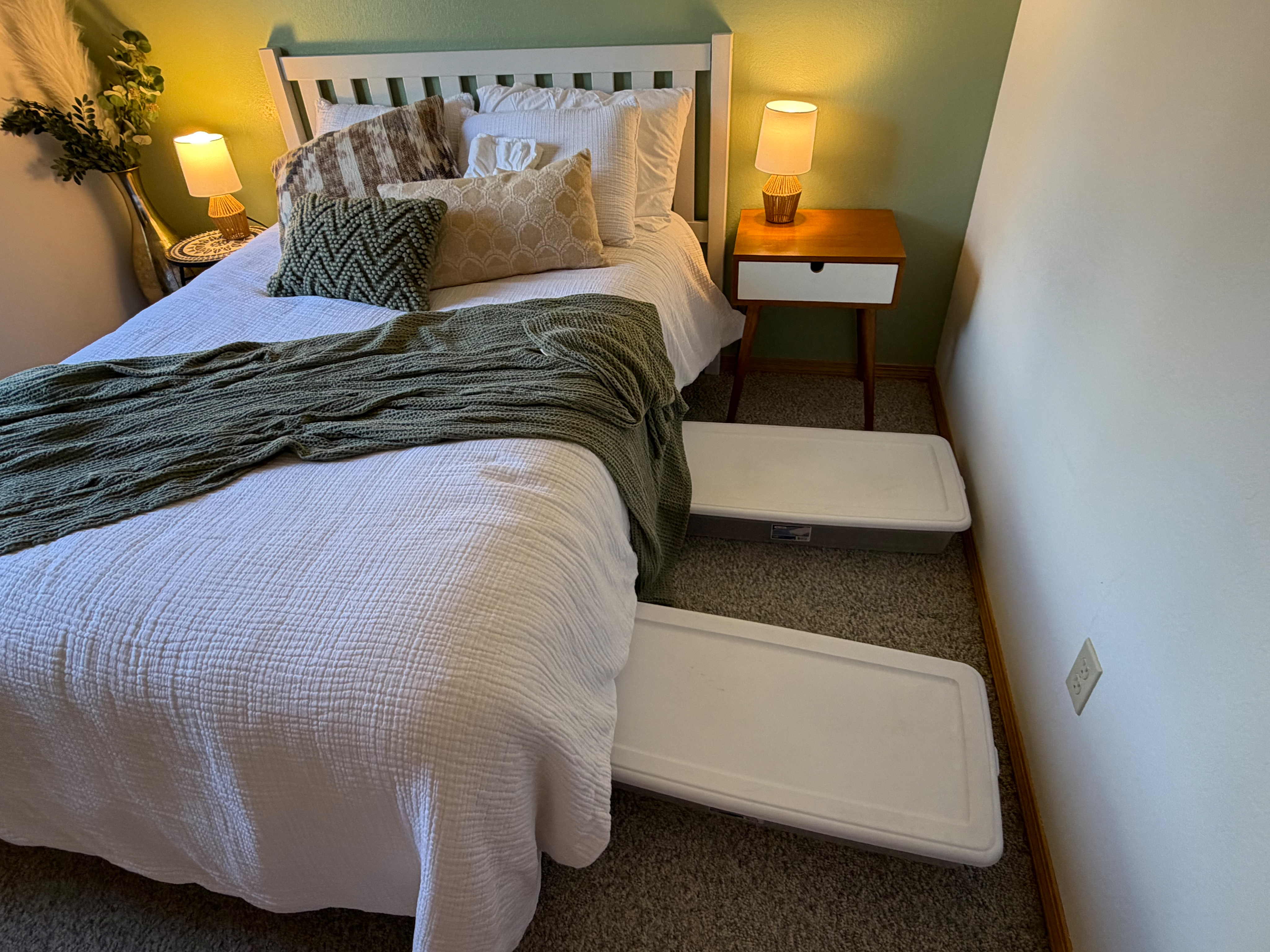 Cozy Suite w/ Private Bath in an Outdoorsy Bend Home - Close to Amenities and the Hospital - Photo 4