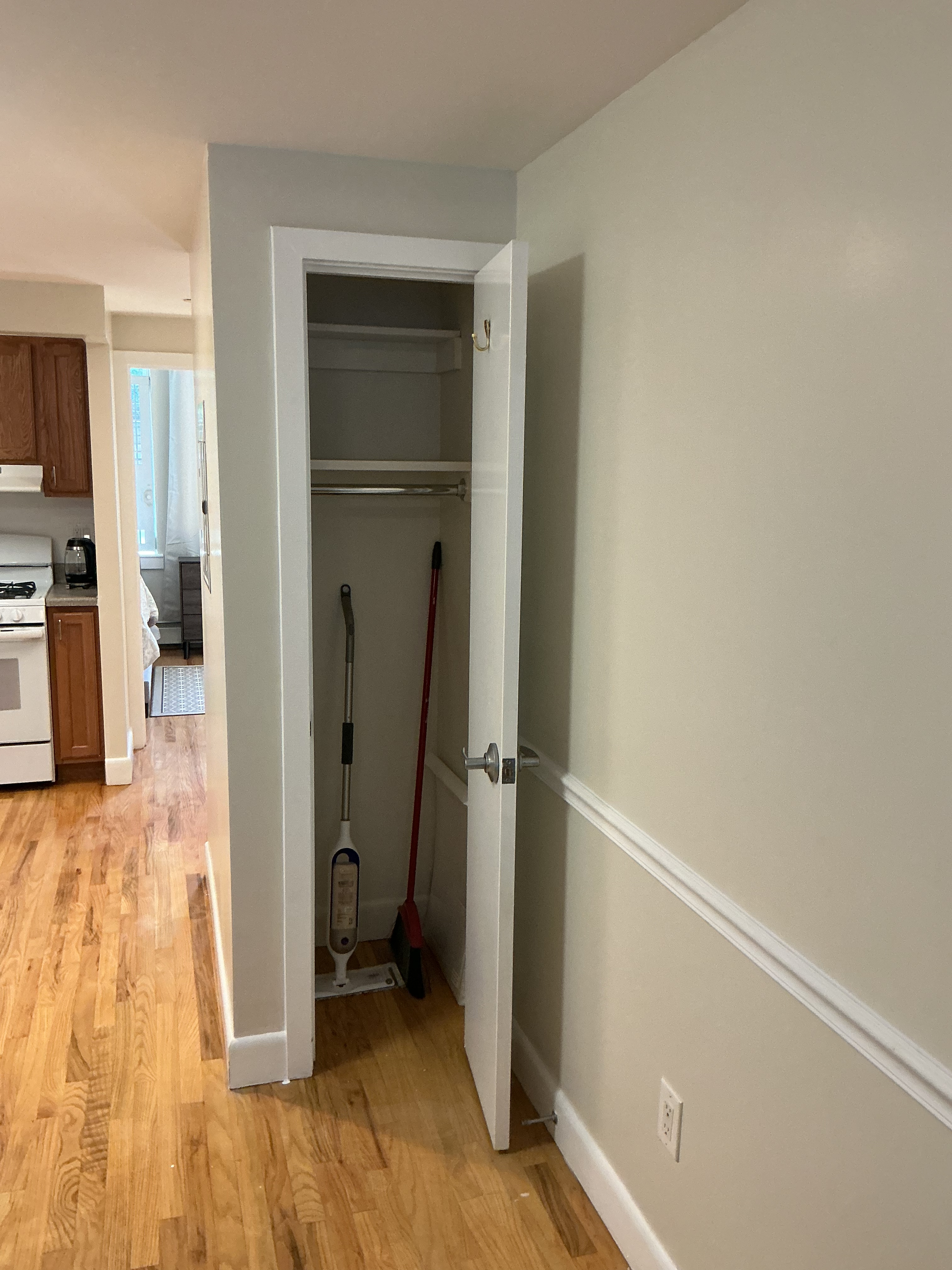 Comfortable One-Bedroom Living in Bed-Stuy with Furnished Essentials and Great Neighborhood Connecti - Photo 7