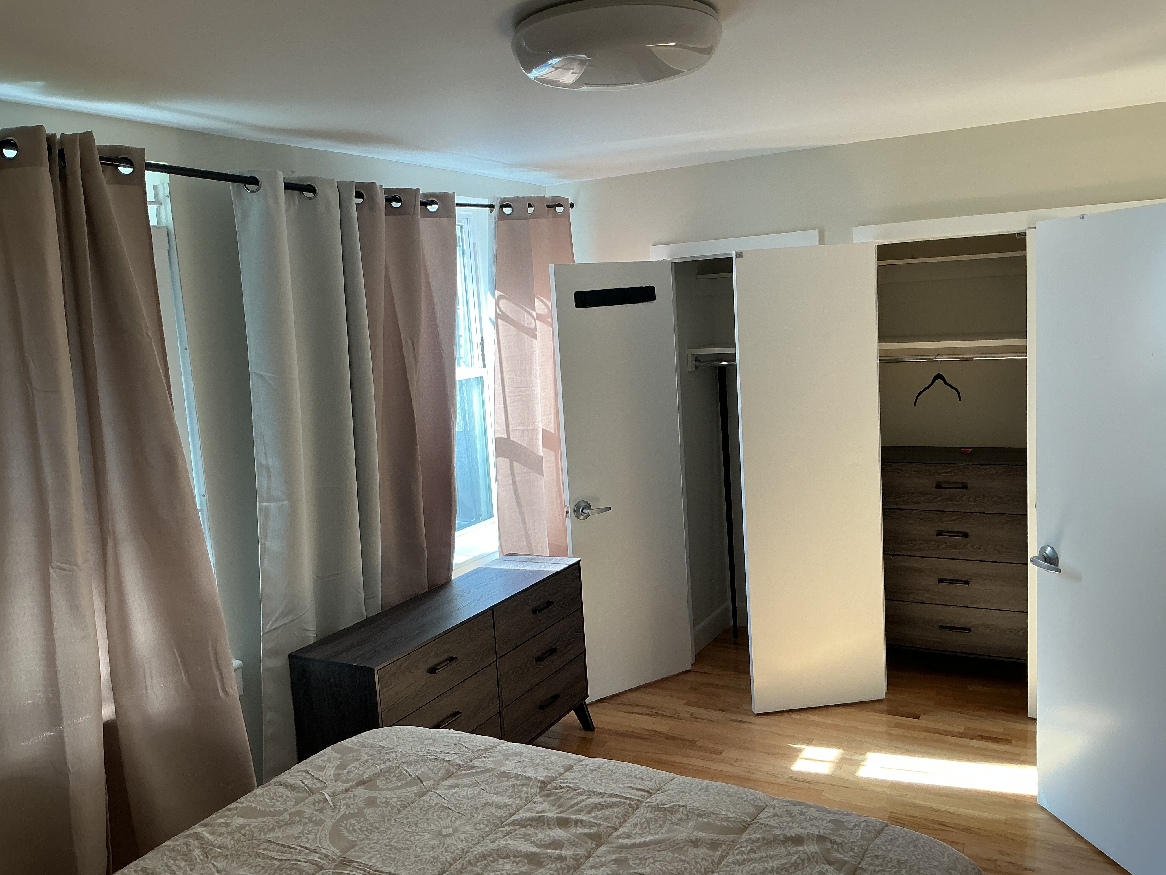 Comfortable One-Bedroom Living in Bed-Stuy with Furnished Essentials and Great Neighborhood Connecti - Photo 11